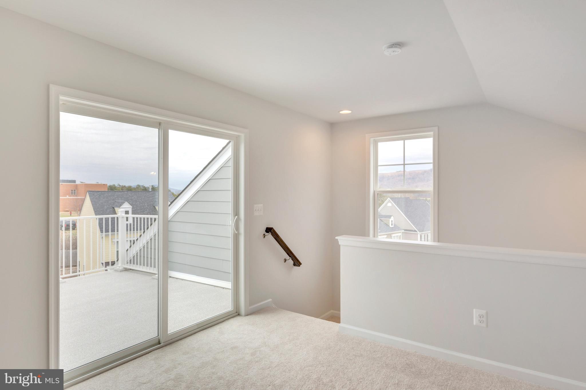 METRO POINTE - Residential