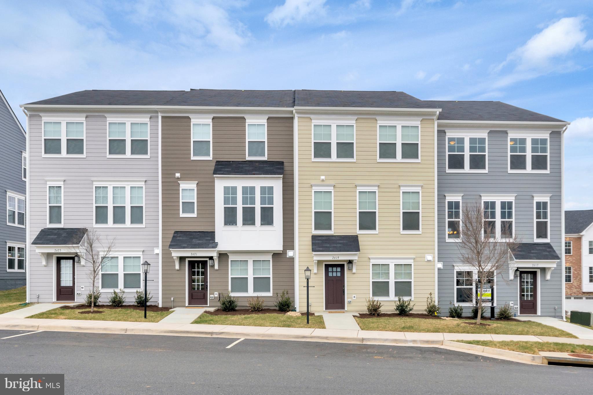 METRO POINTE - Residential