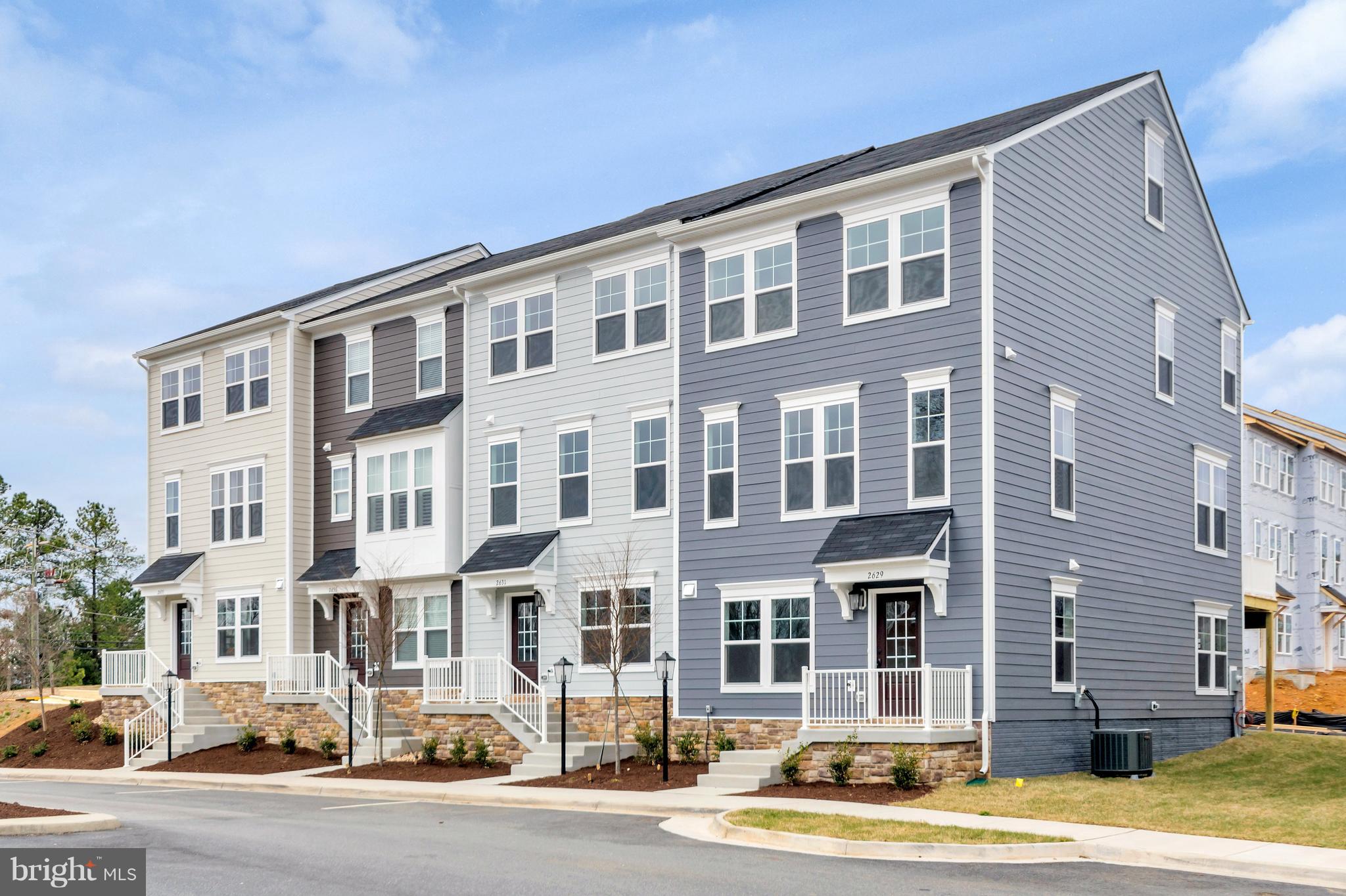 METRO POINTE - Residential