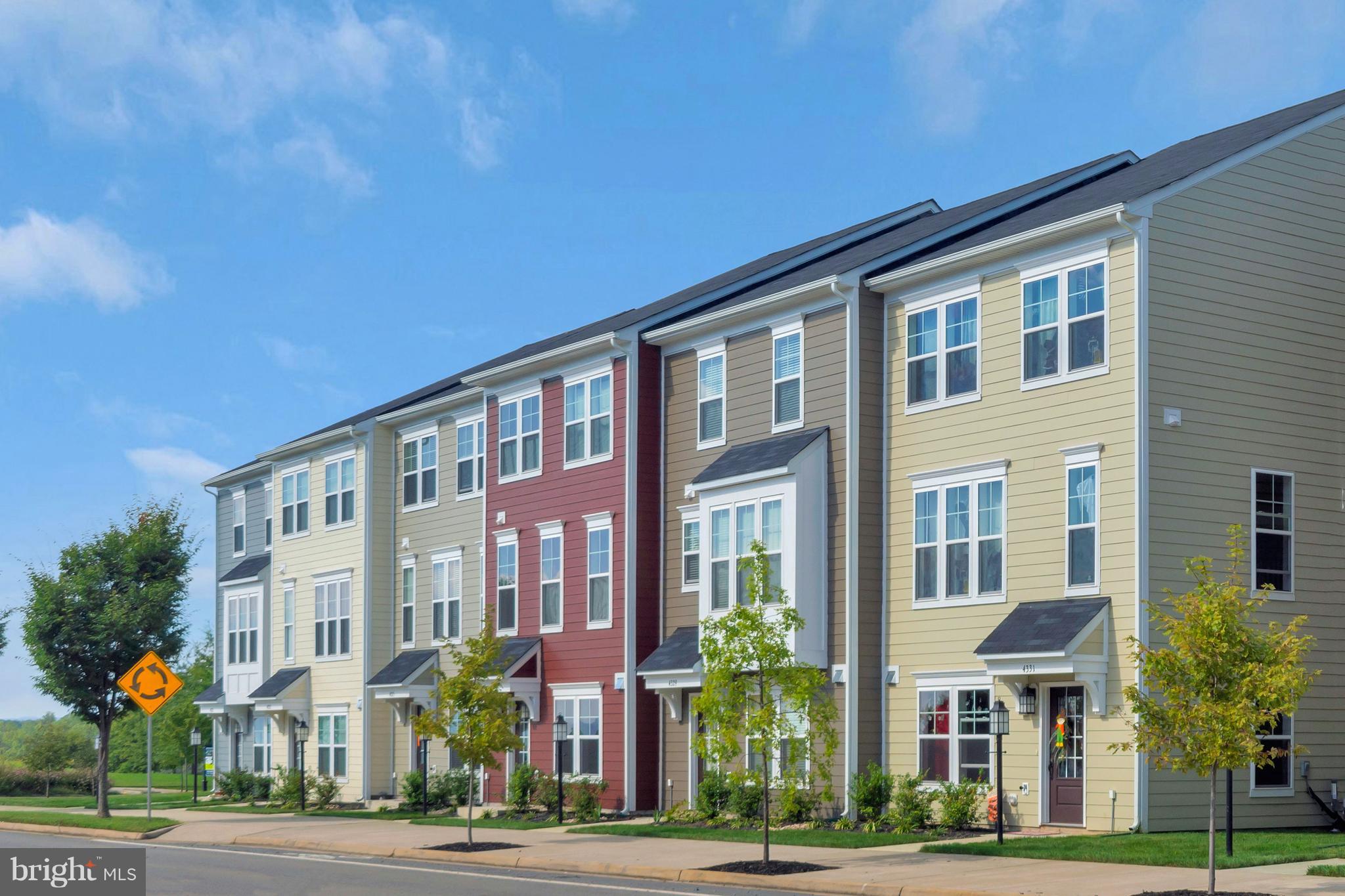 METRO POINTE - Residential