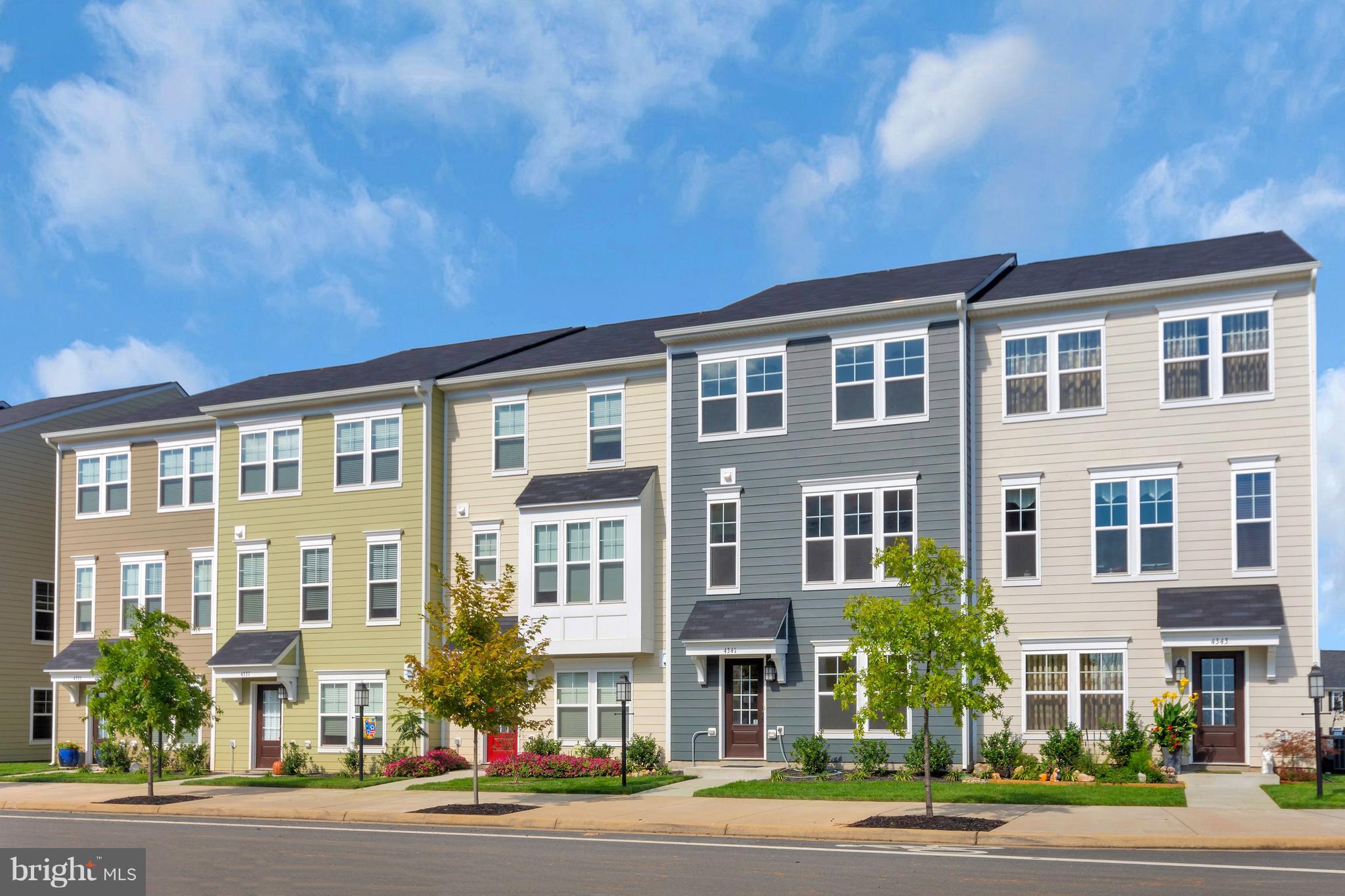 METRO POINTE - Residential