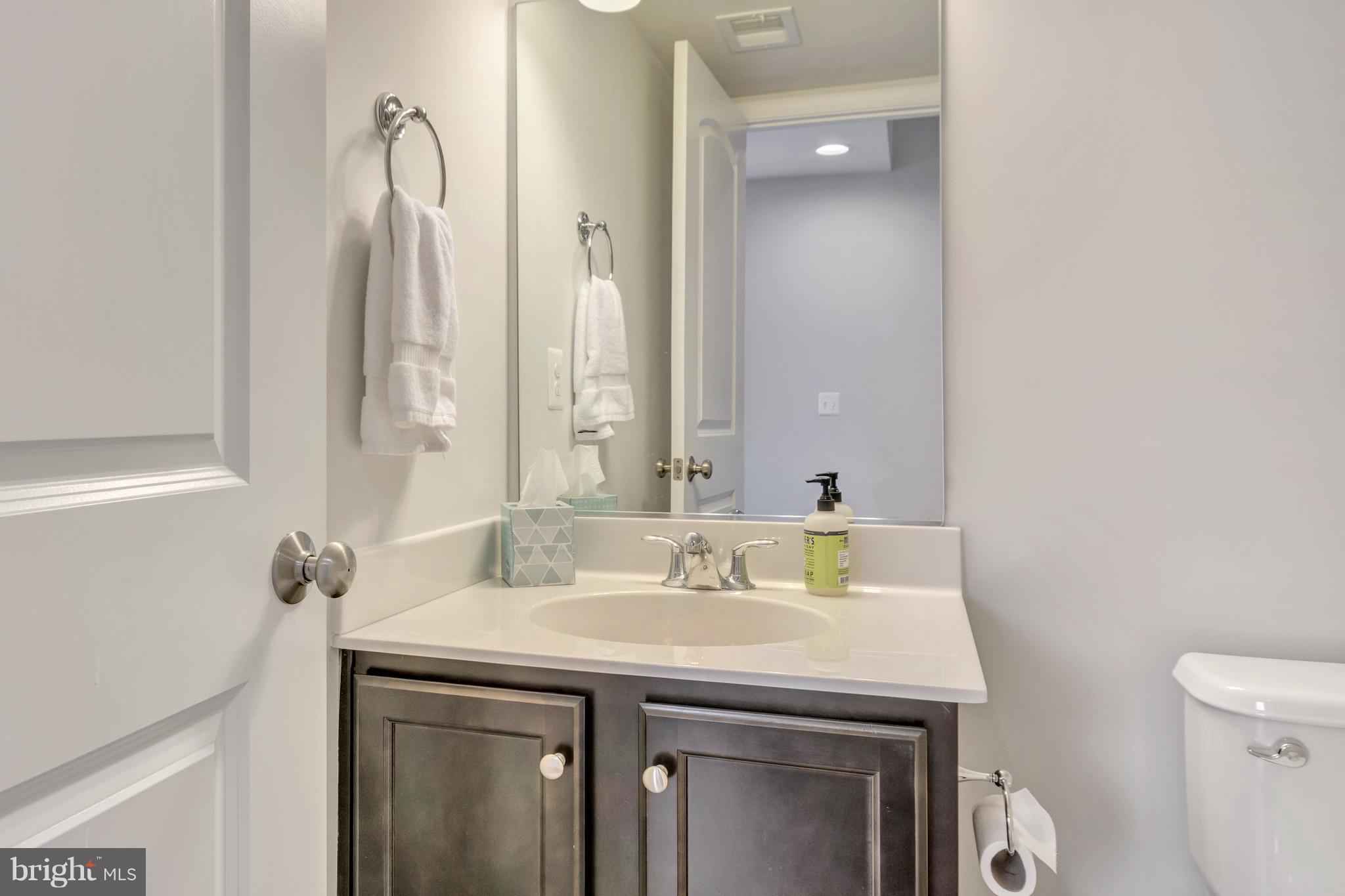 METRO POINTE - Residential