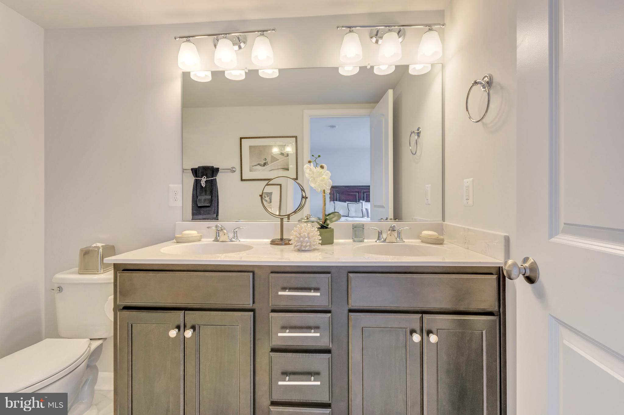 METRO POINTE - Residential