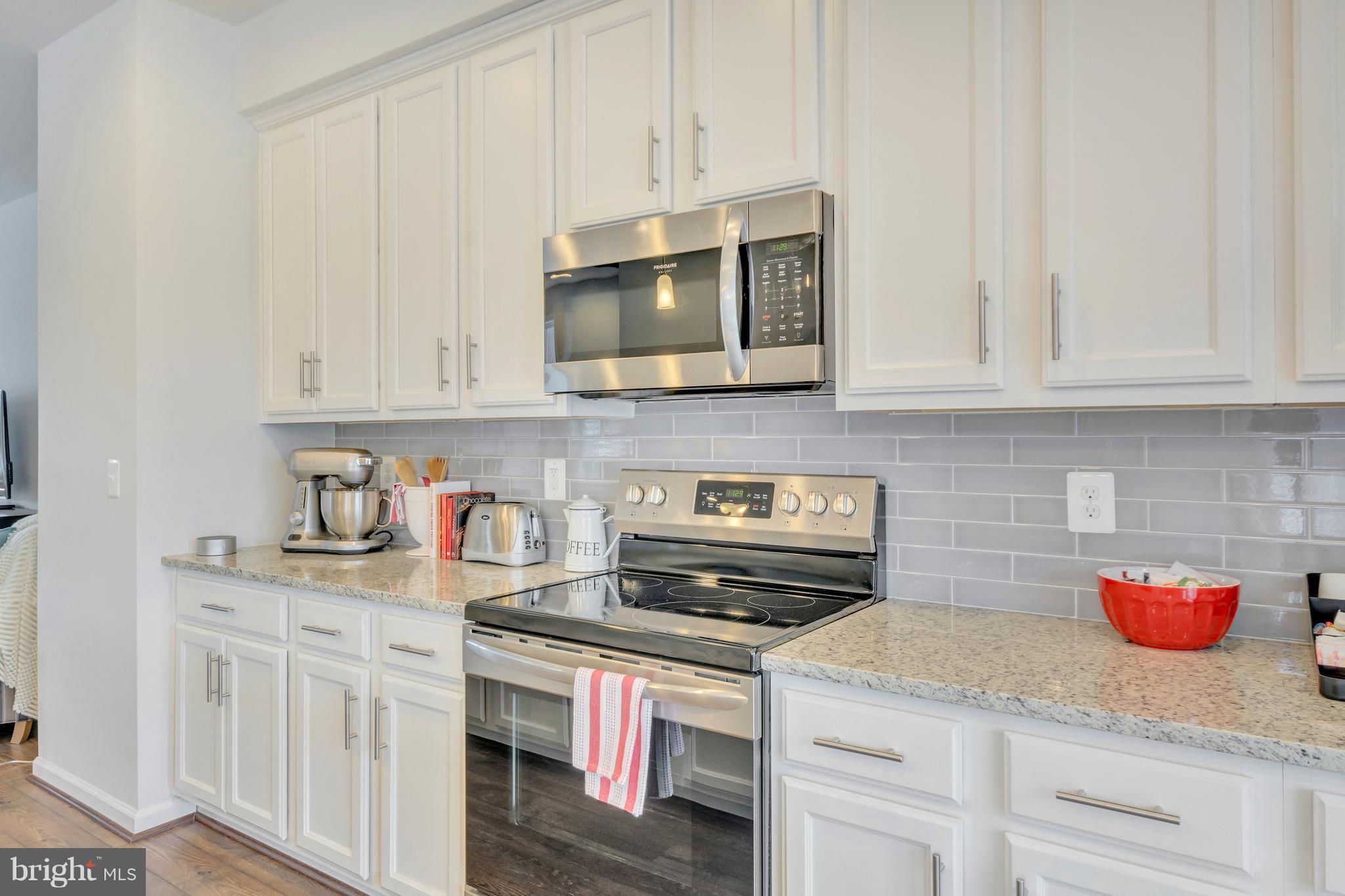 METRO POINTE - Residential