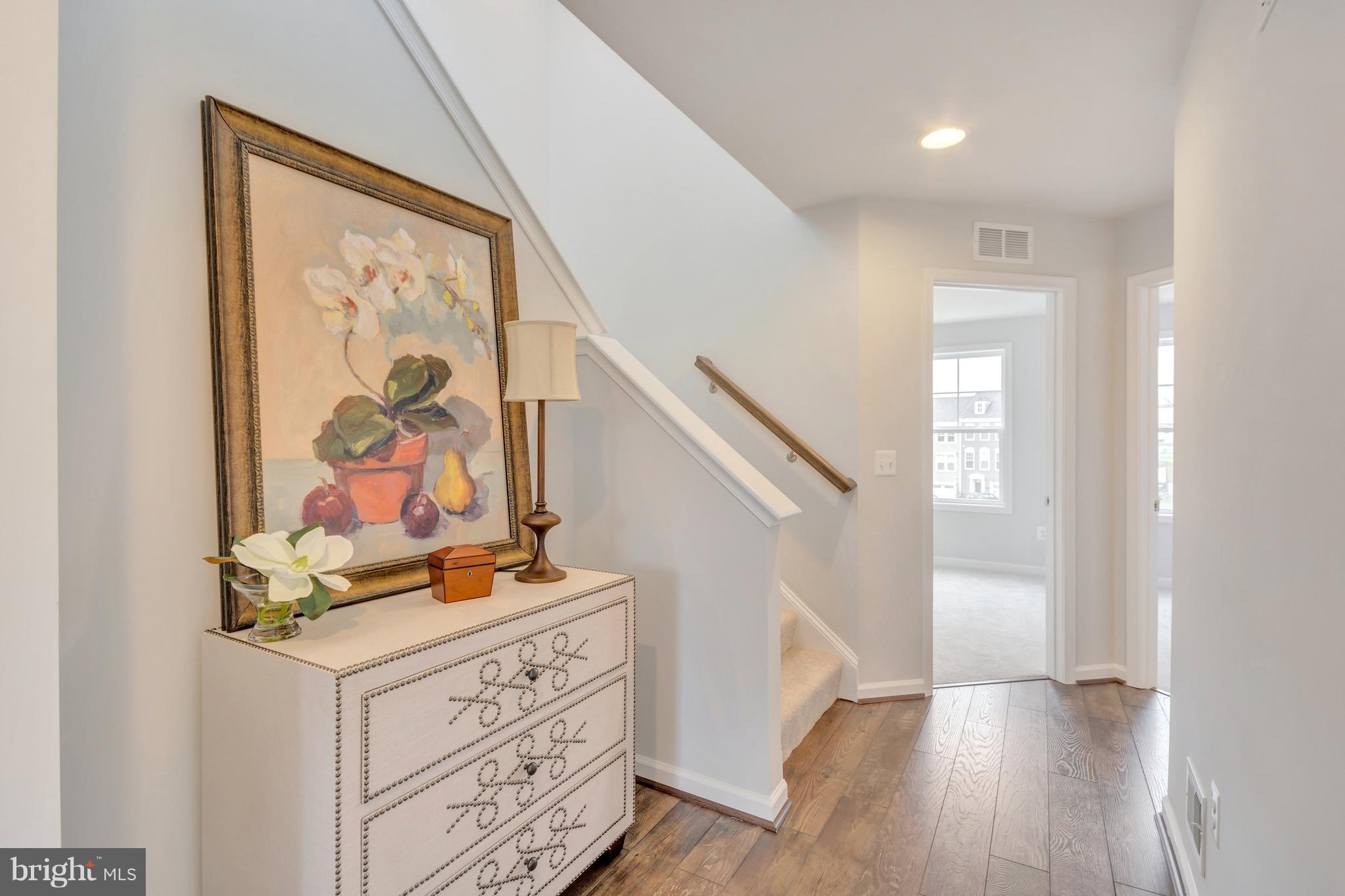 METRO POINTE - Residential