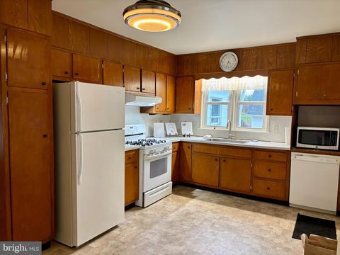 Homes For Sale - 52 Scott Avenue<br/> PRINCETON JUNCTION, NJ 08550