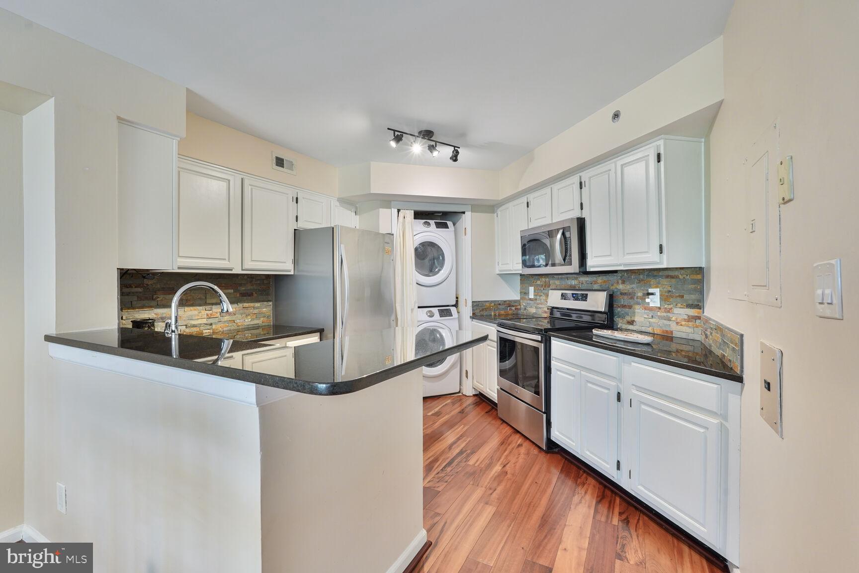 1200 BRADDOCK PLACE 211