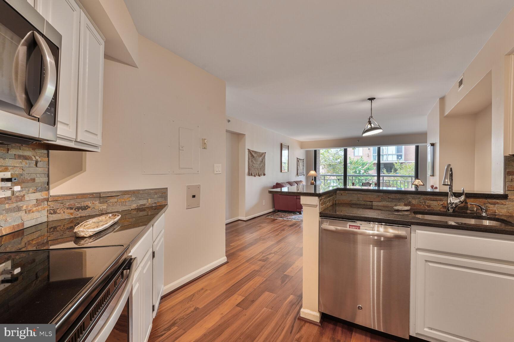 1200 BRADDOCK PLACE 211