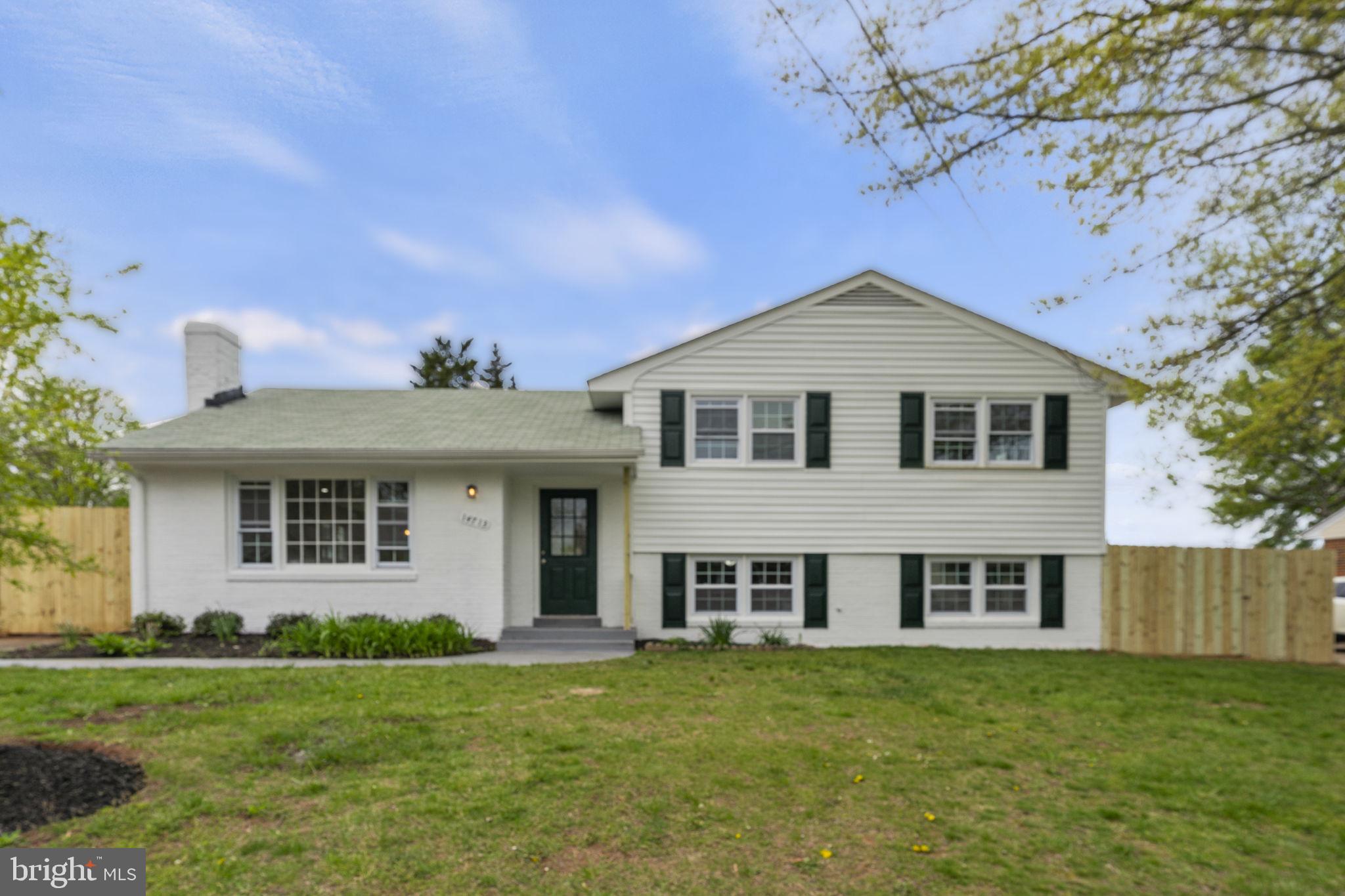 COUNTRY CLUB MANOR - Residential
