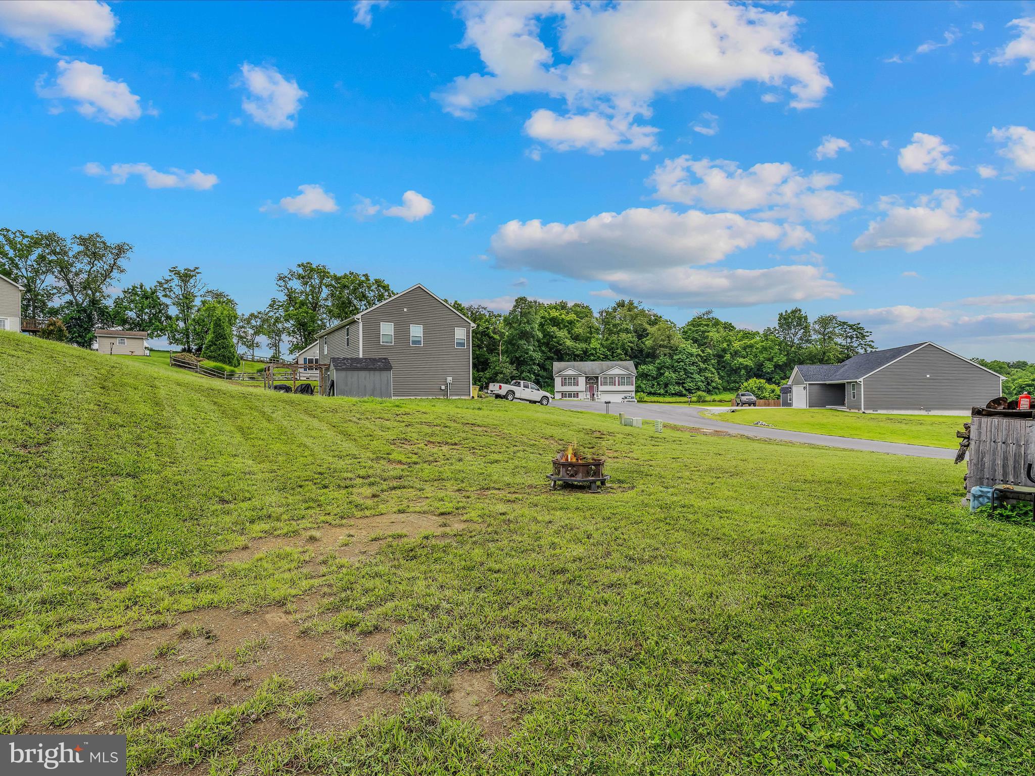 FORT HILL FARMS - Residential