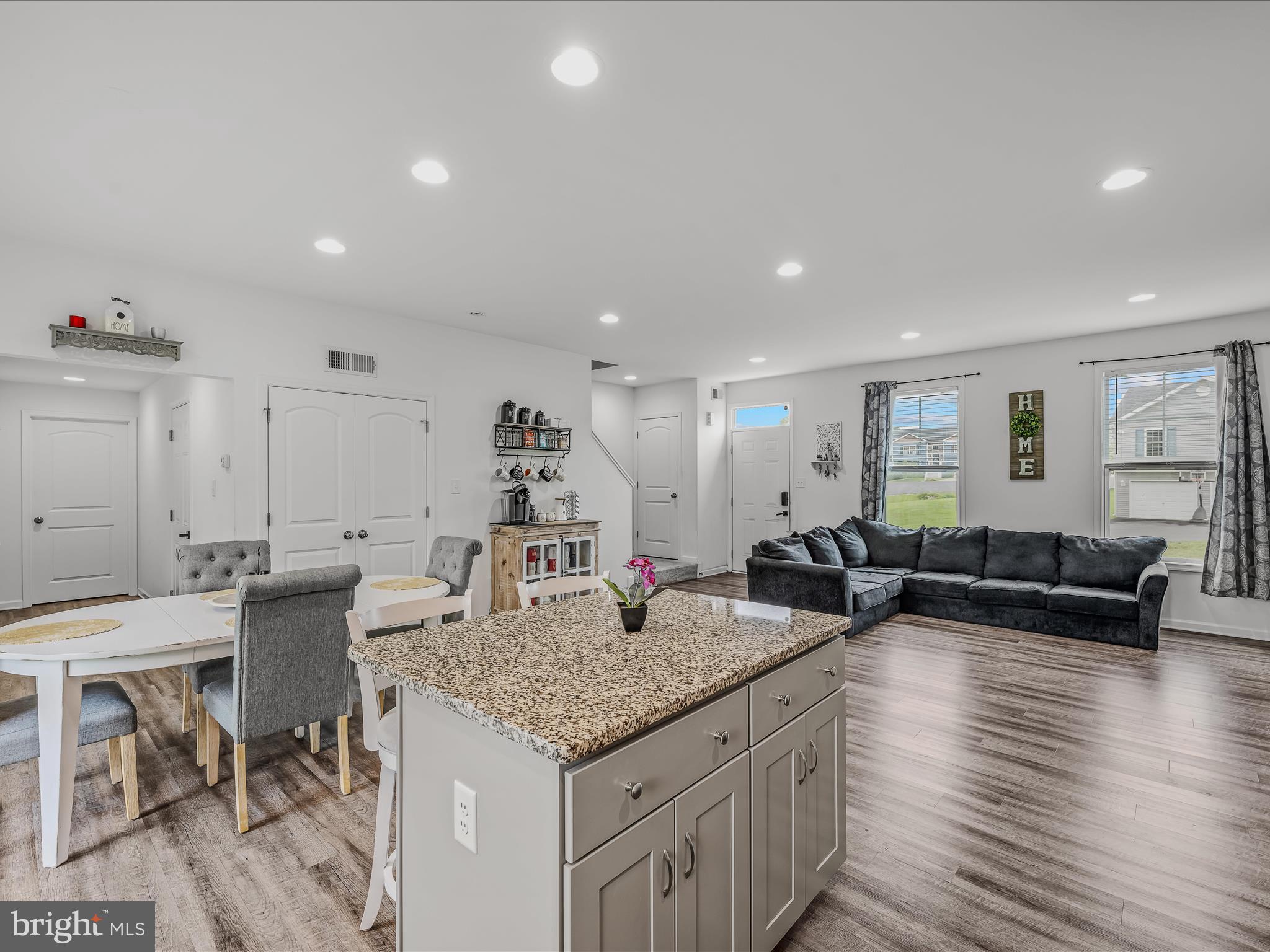 FORT HILL FARMS - Residential