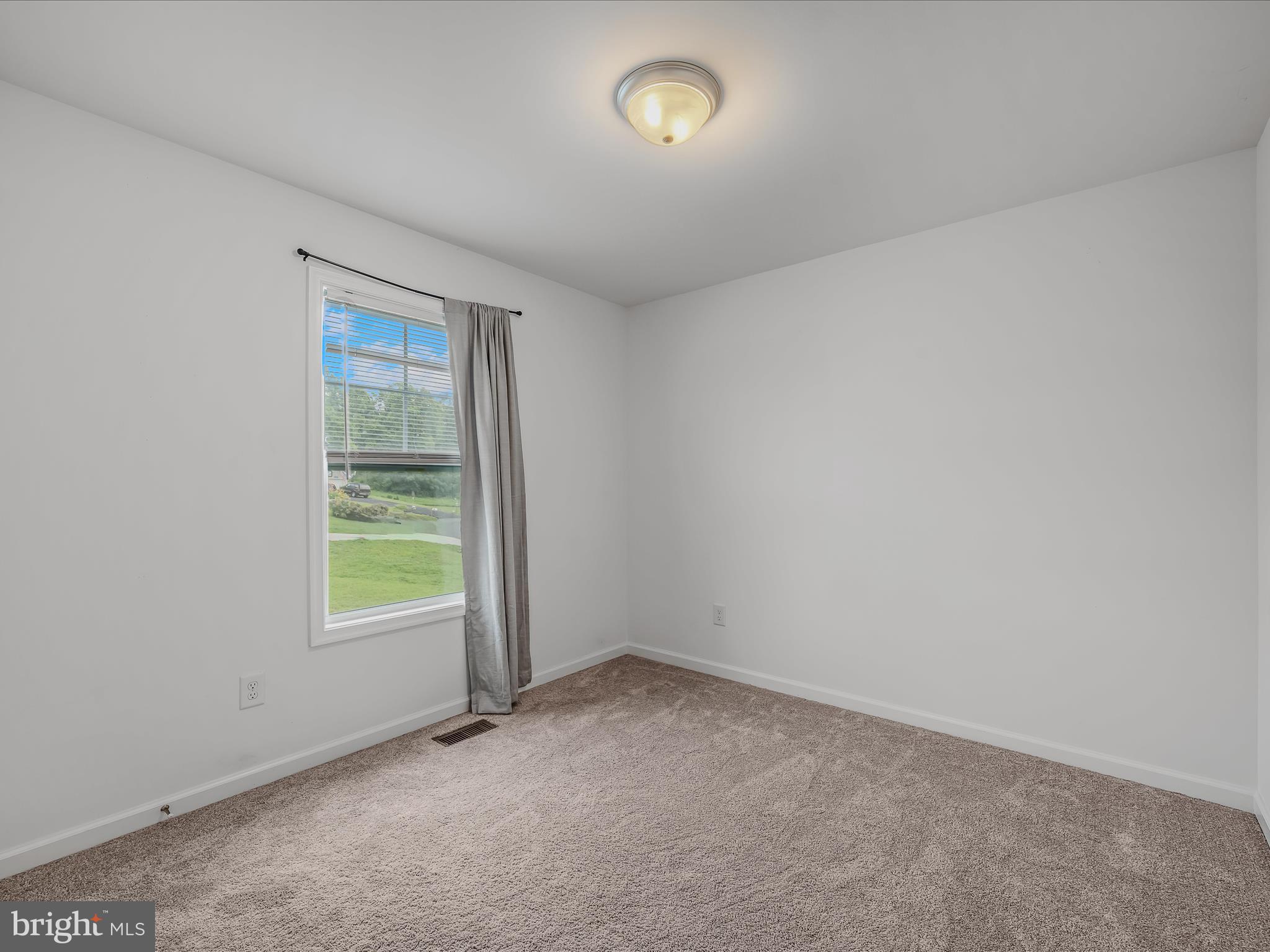 FORT HILL FARMS - Residential