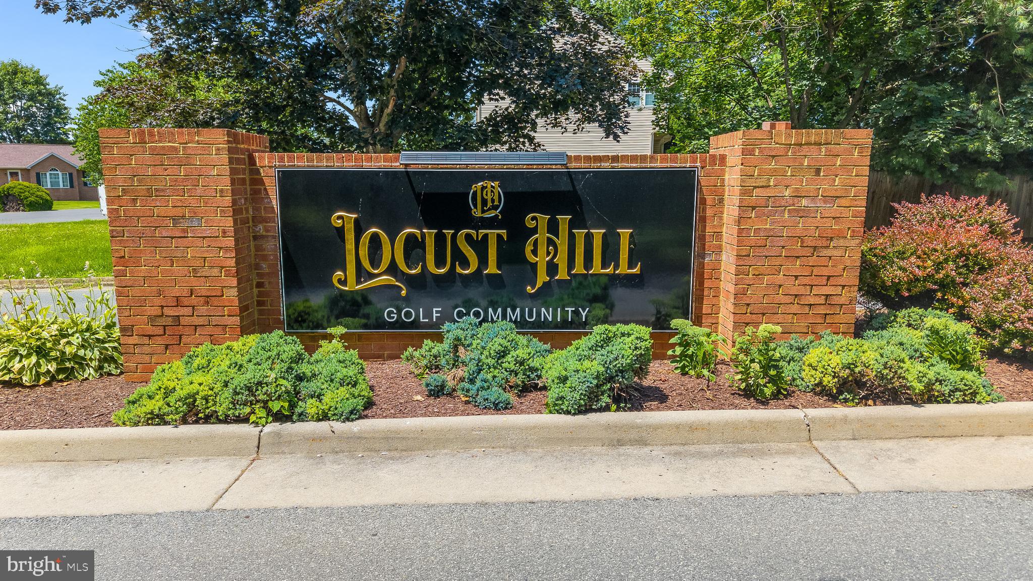 LOCUST HILL - Residential