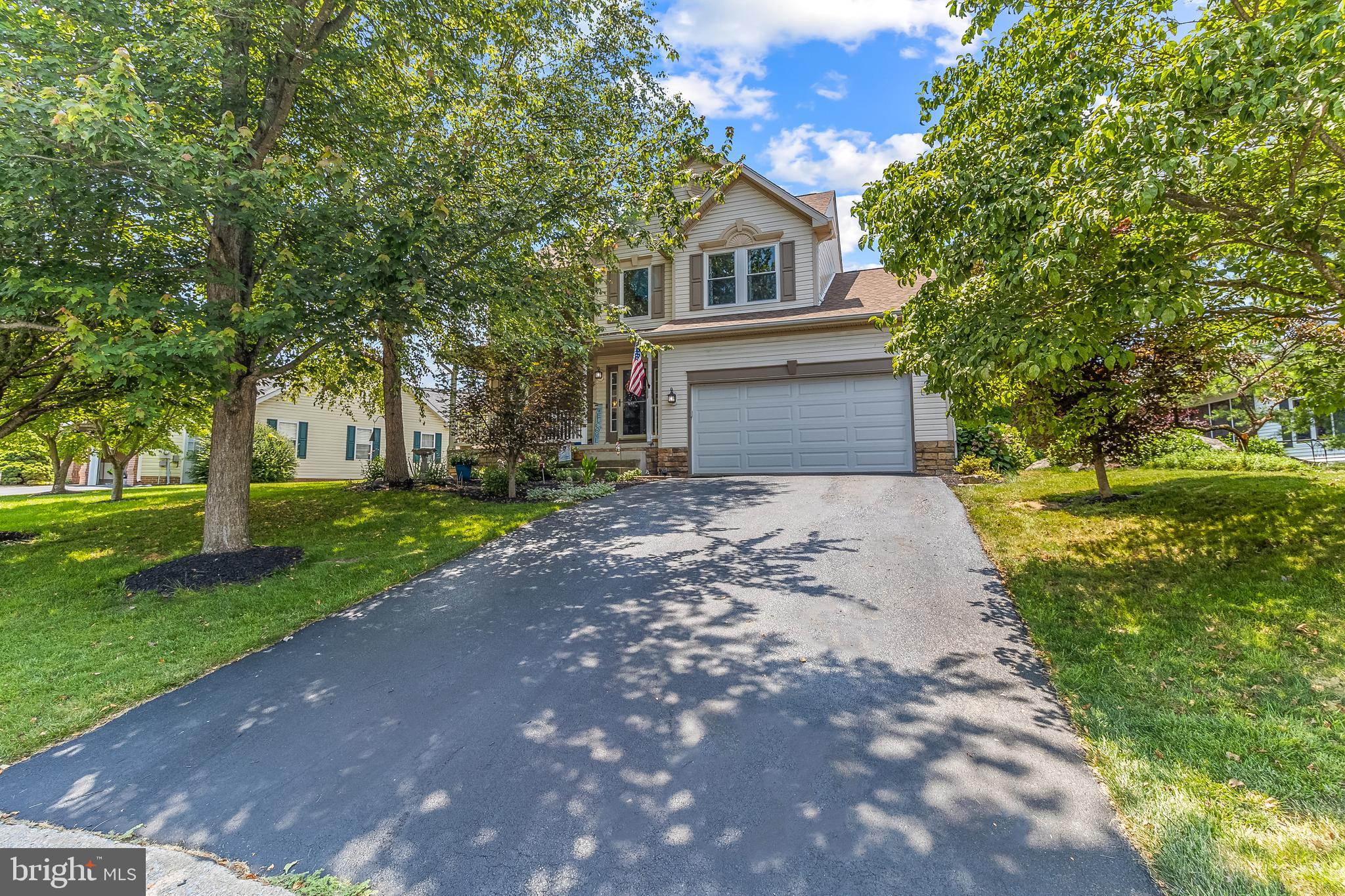 LOCUST HILL - Residential