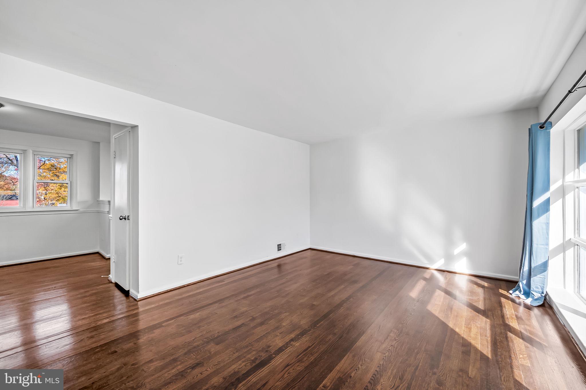 NEW CARROLLTON - Residential