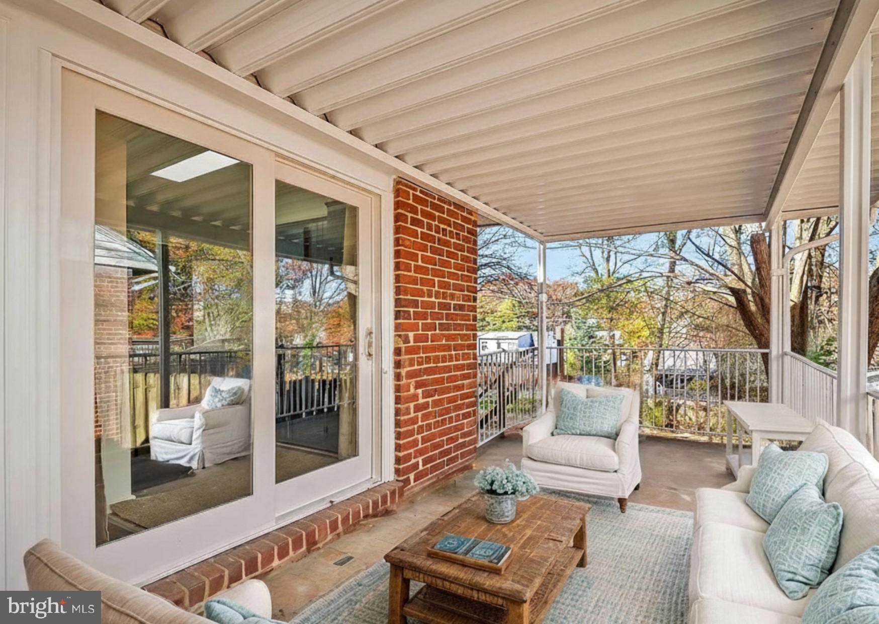 NEW CARROLLTON - Residential