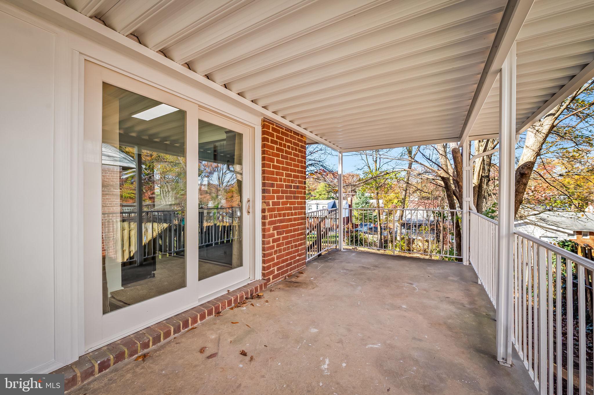 NEW CARROLLTON - Residential