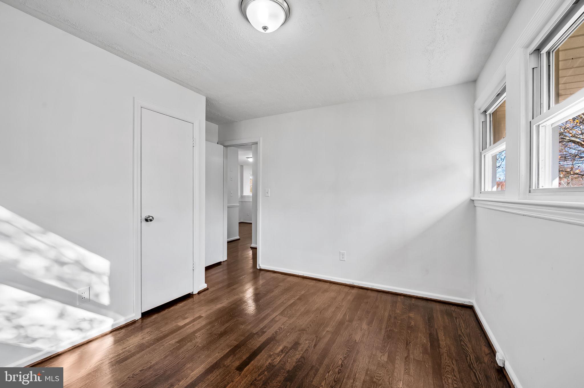 NEW CARROLLTON - Residential