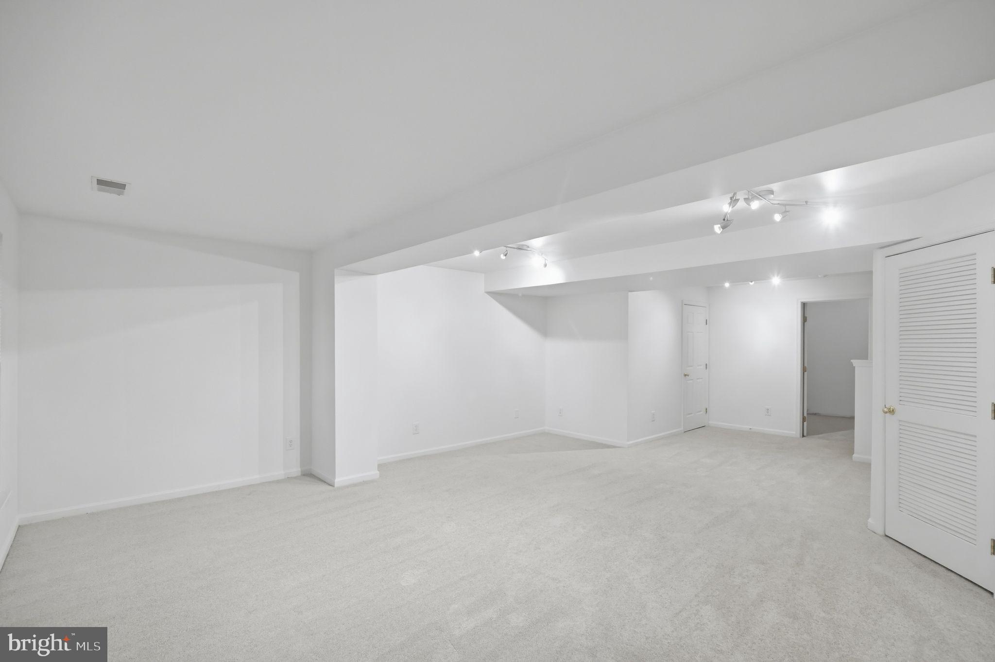 FOXBOROUGH - Residential