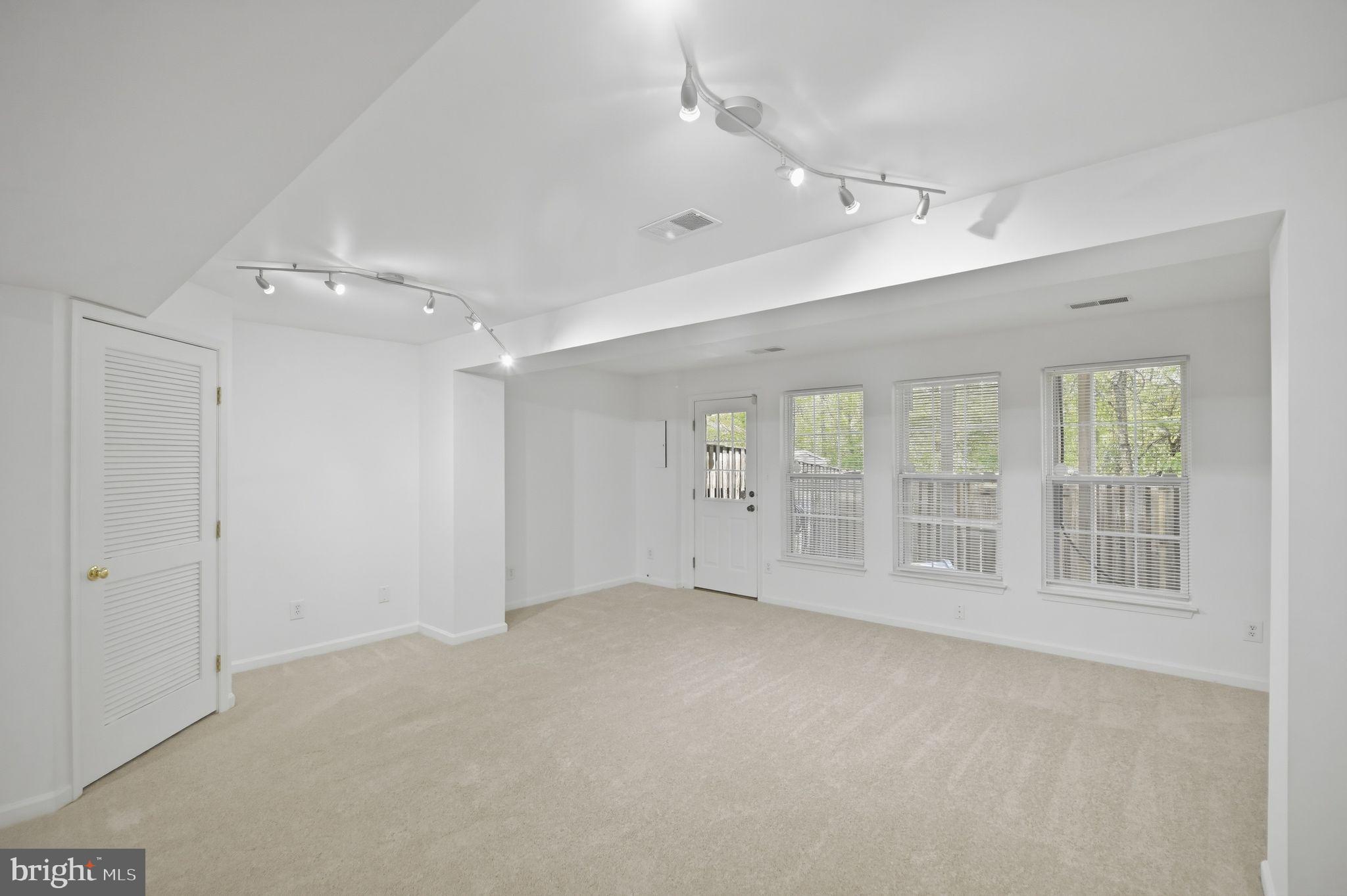 FOXBOROUGH - Residential