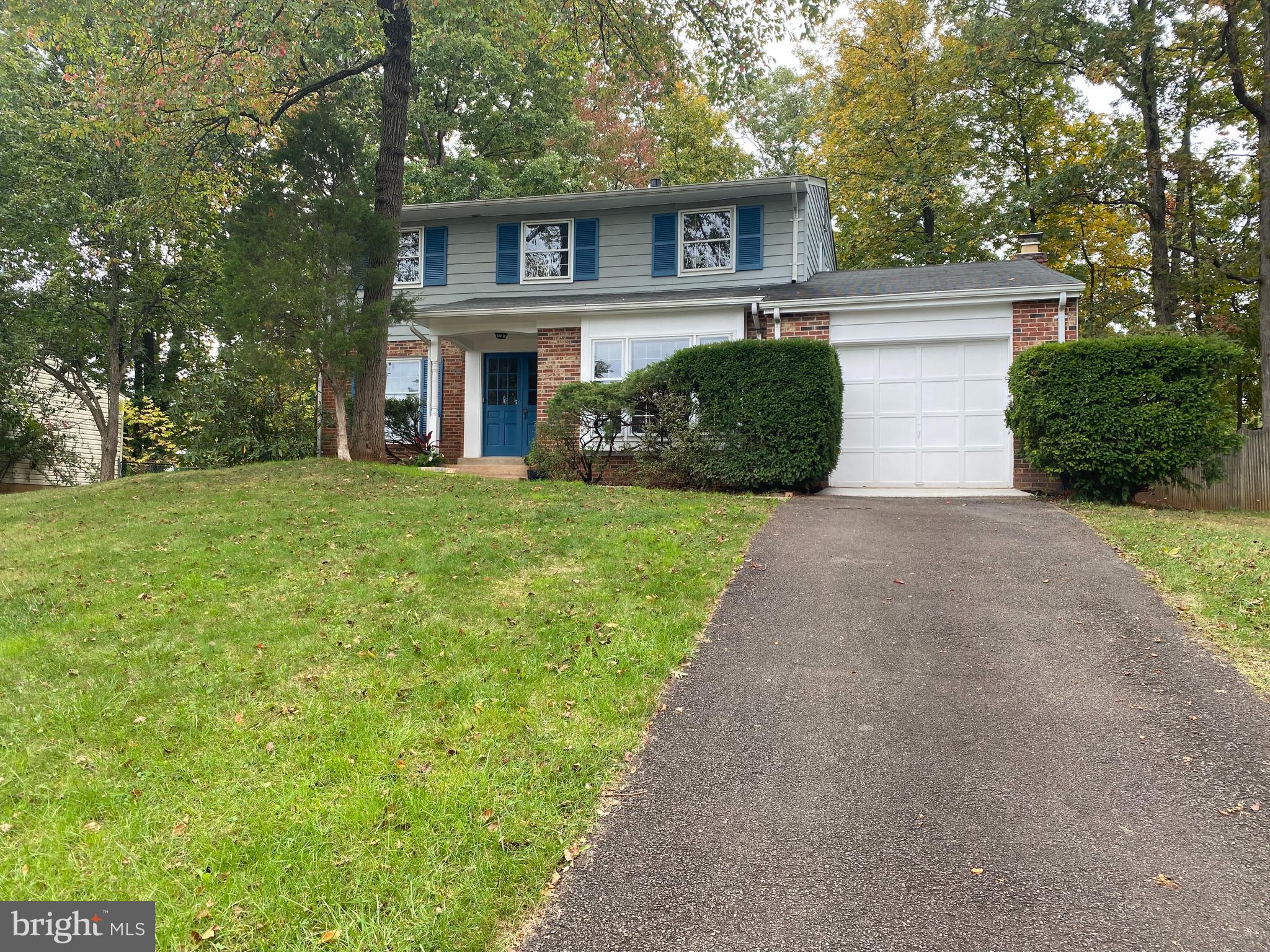 POINT OF WOODS - Residential