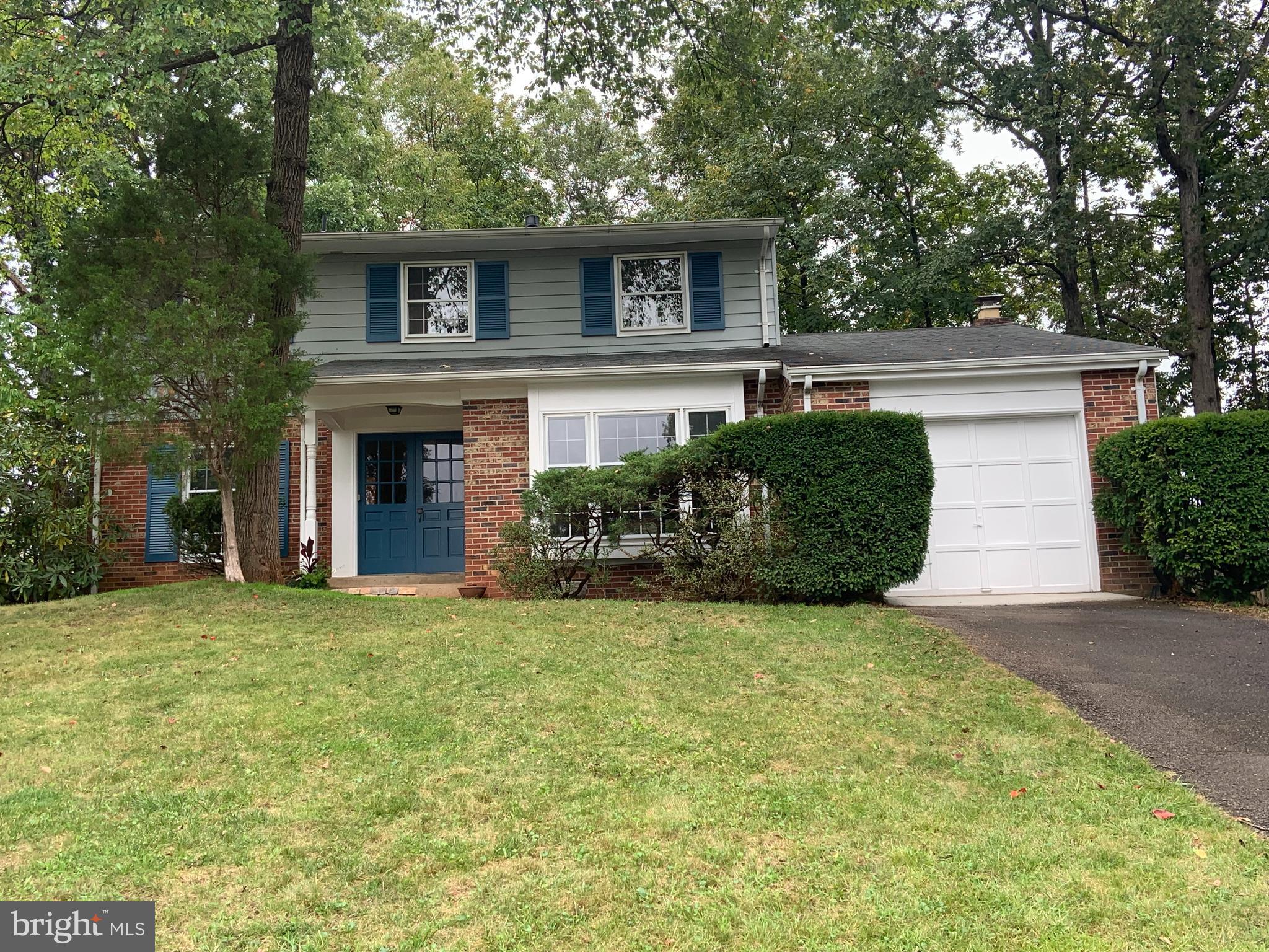 POINT OF WOODS - Residential