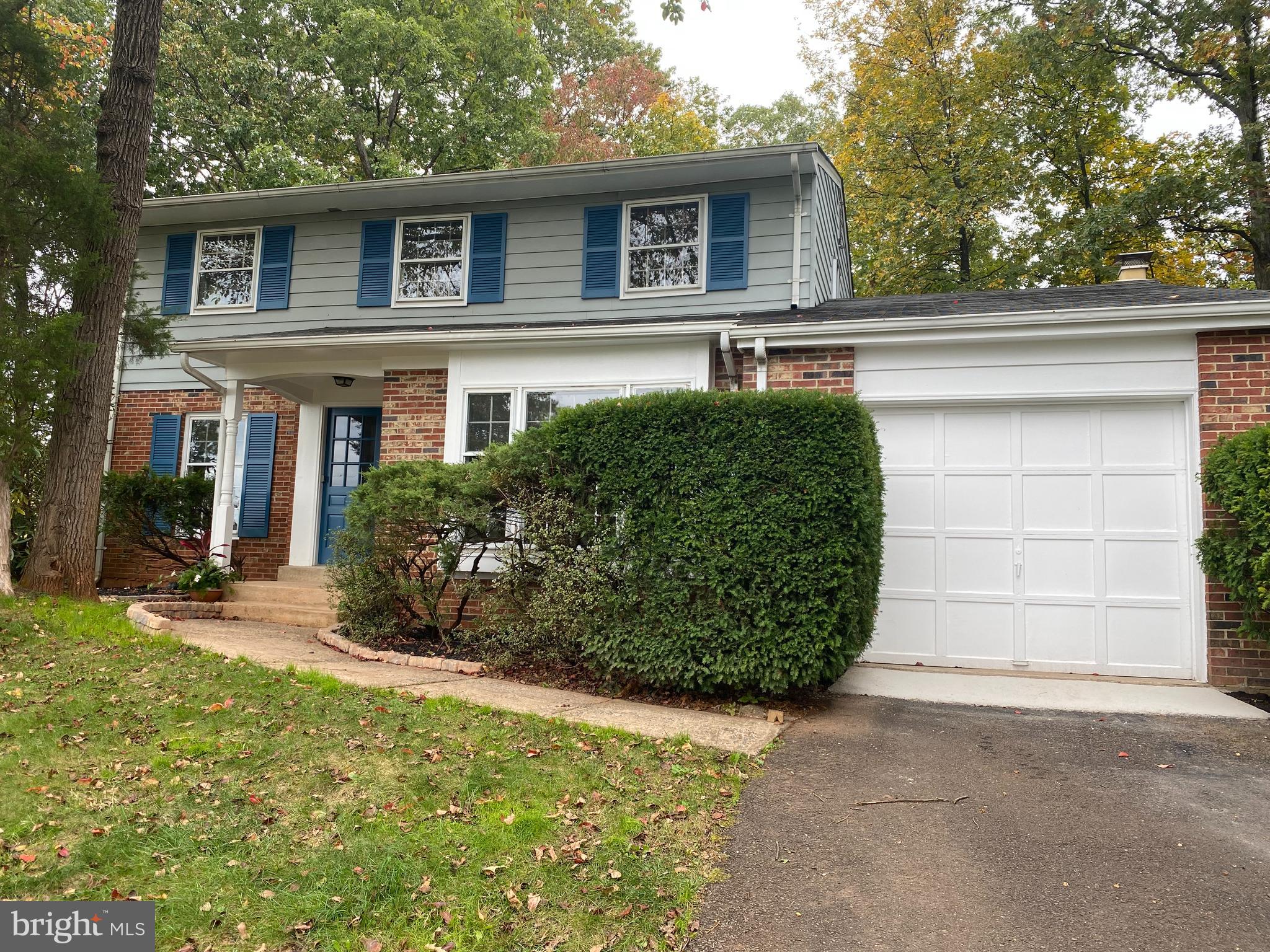 POINT OF WOODS - Residential