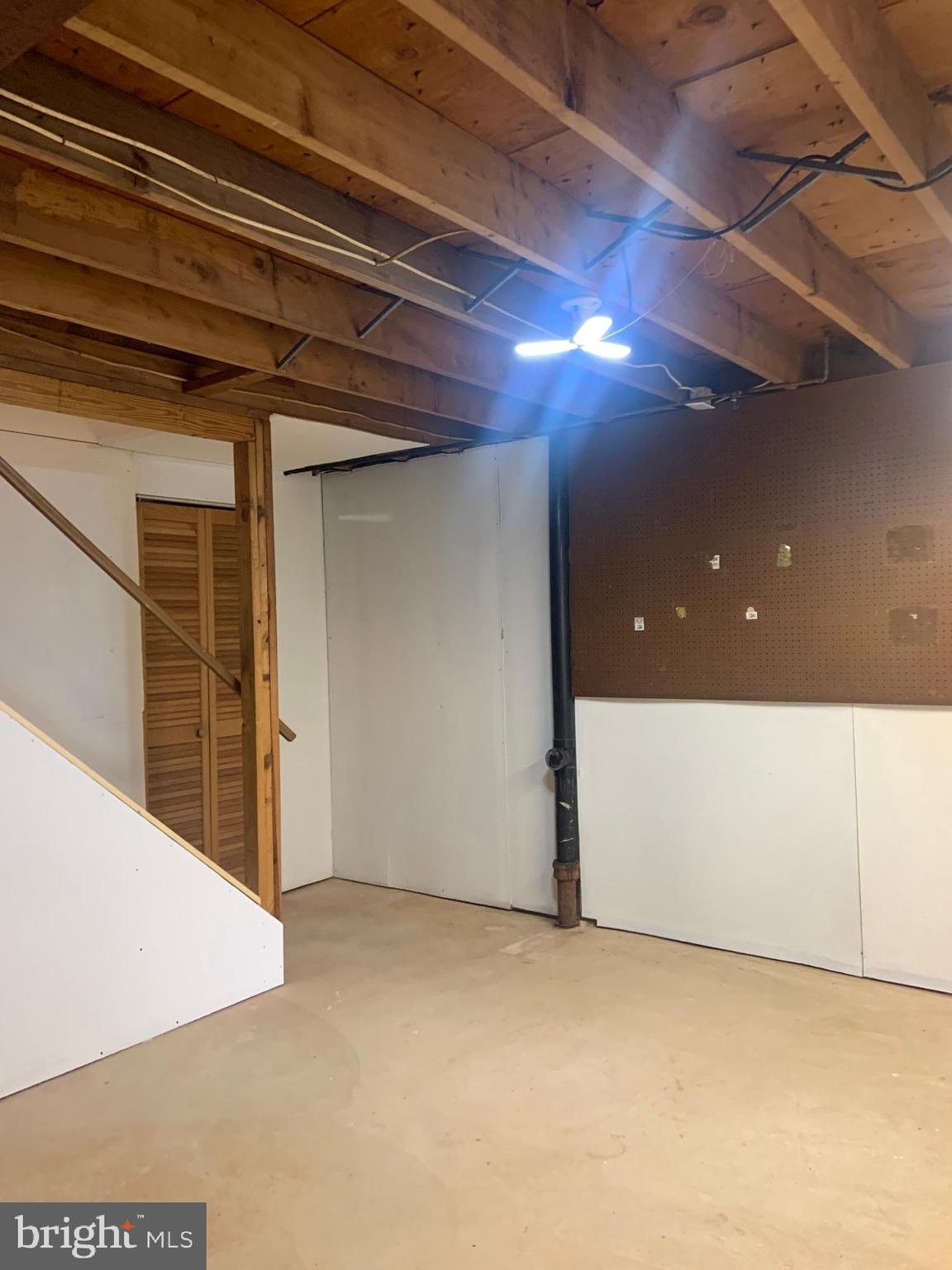 POINT OF WOODS - Residential