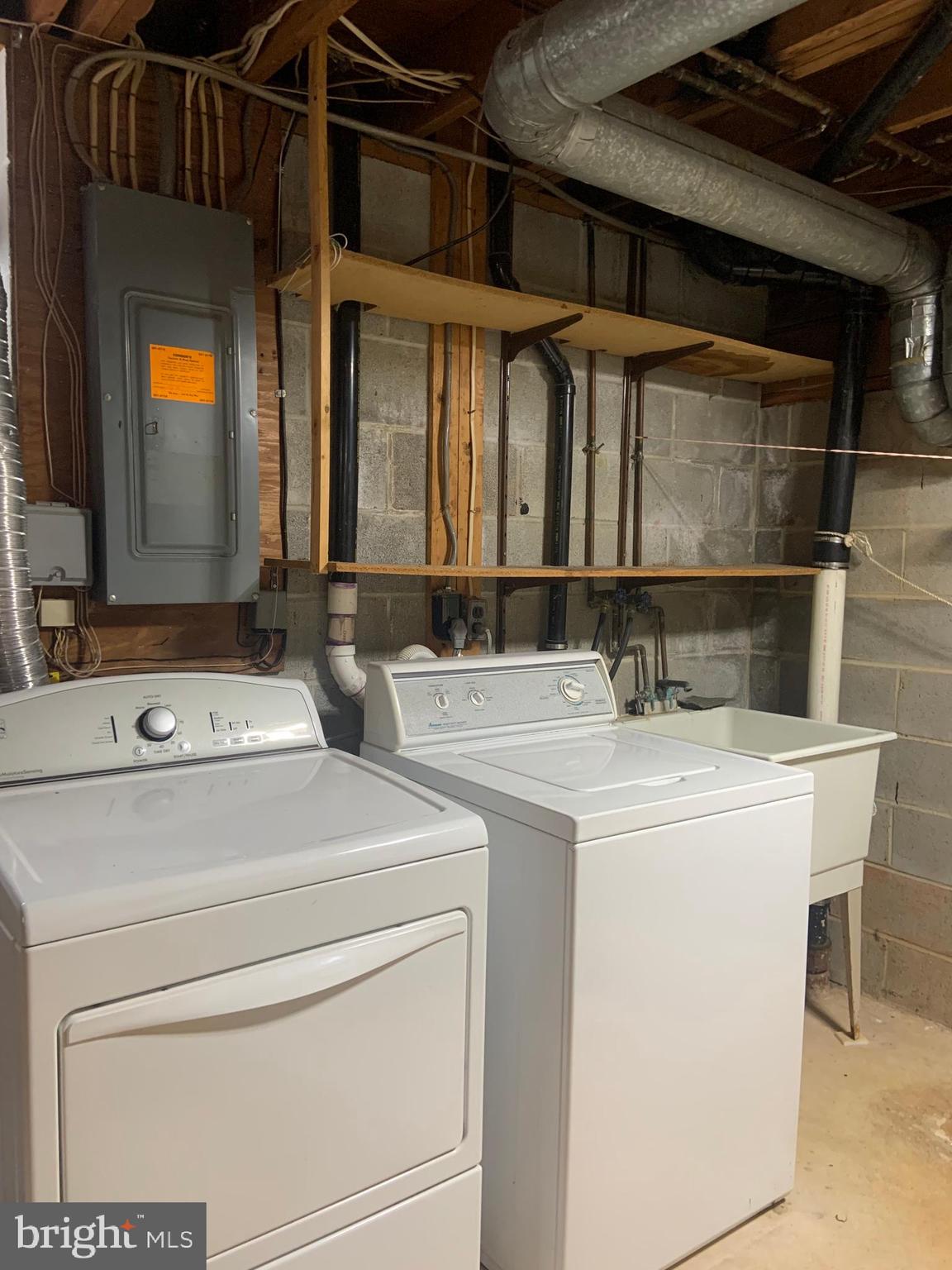 POINT OF WOODS - Residential