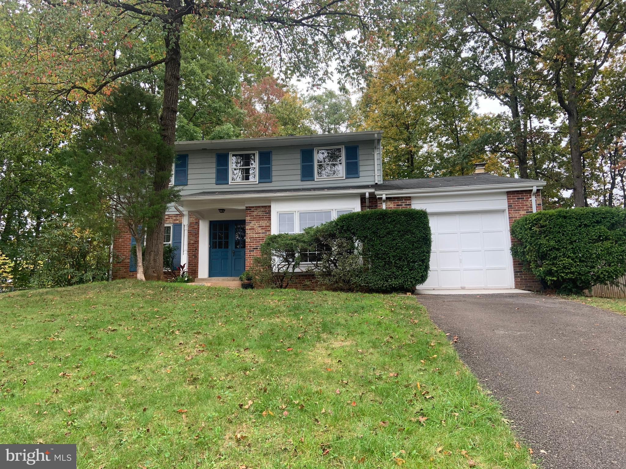 POINT OF WOODS - Residential