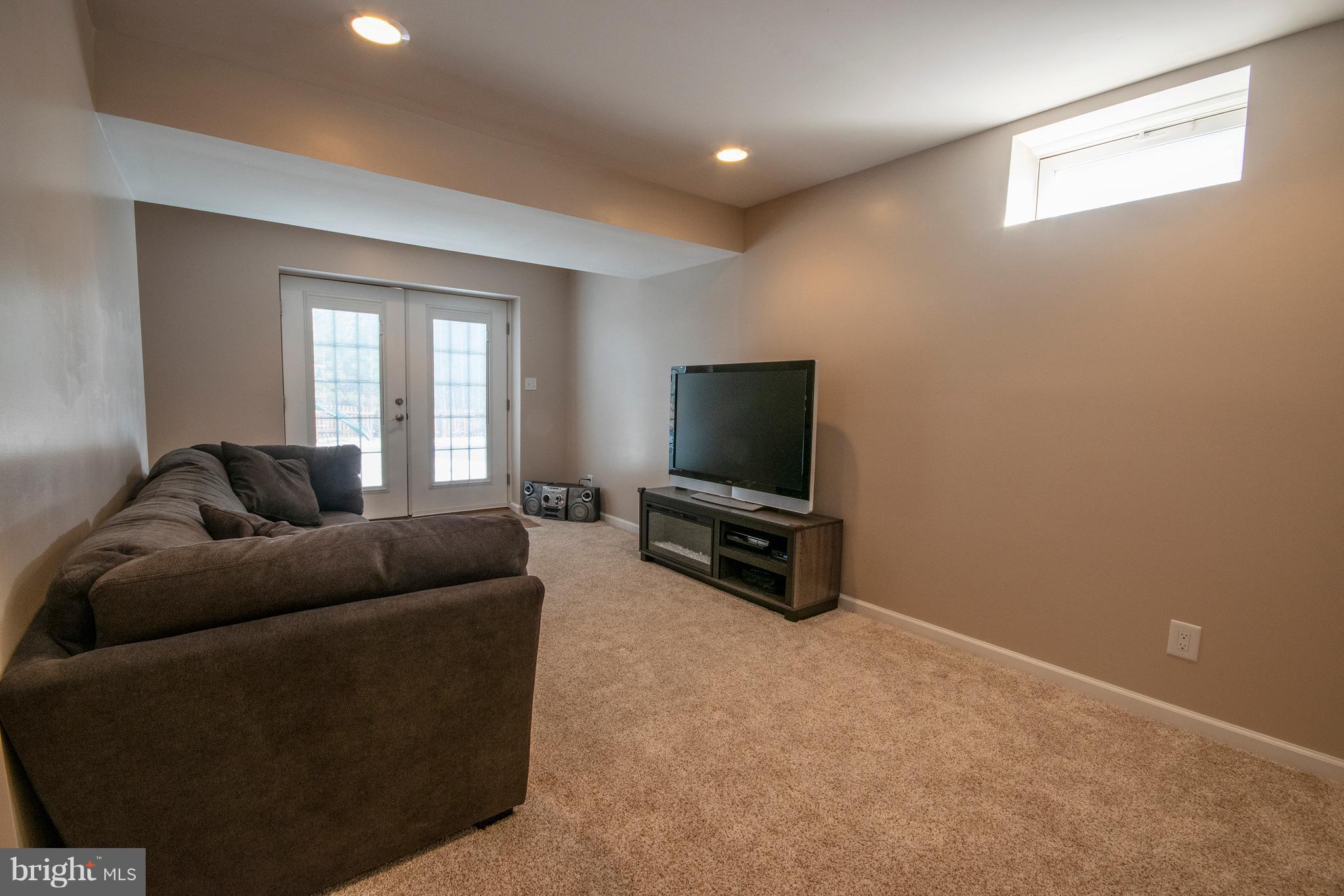 LEE'S PARKE - Residential