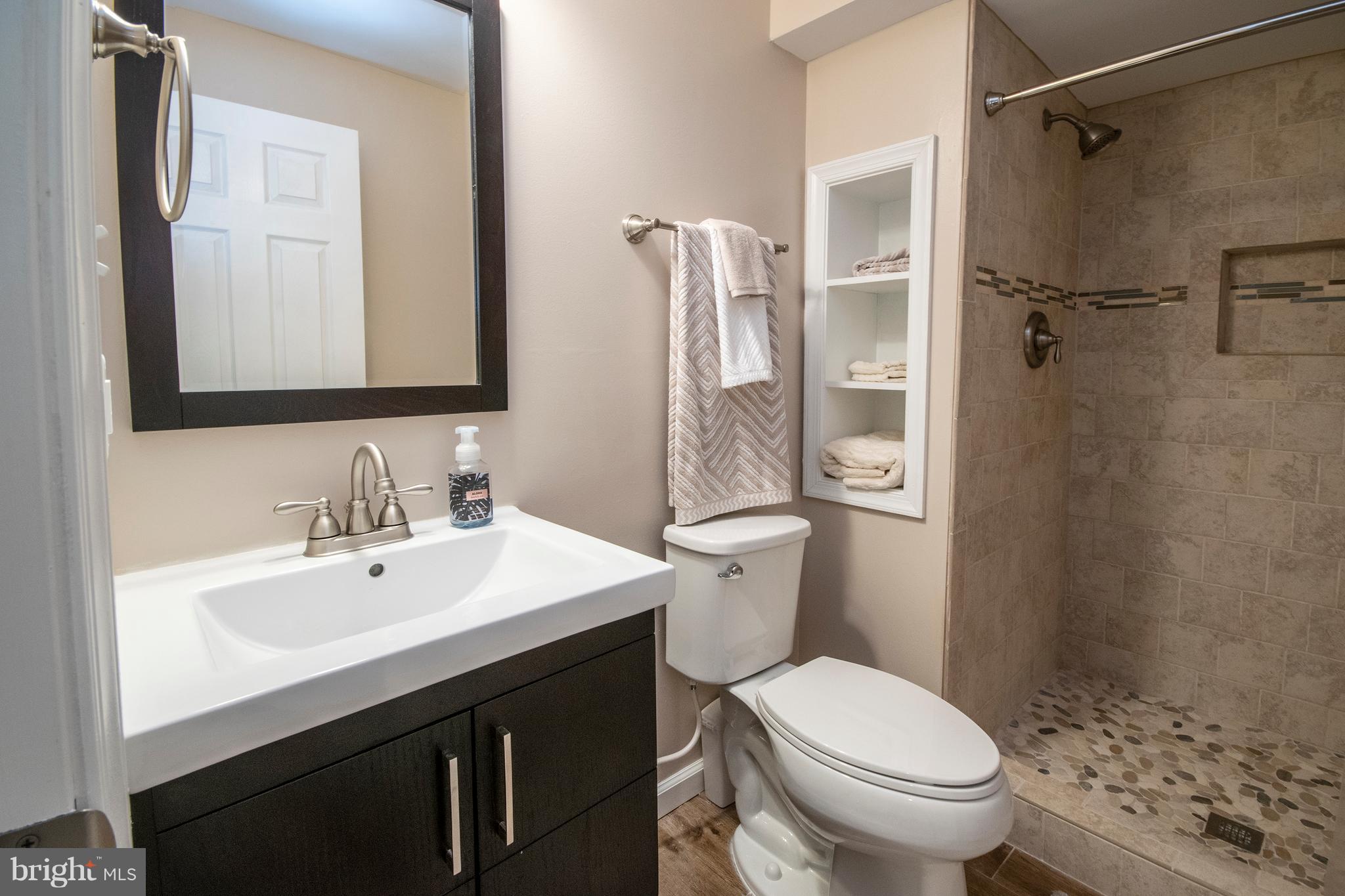 LEE'S PARKE - Residential