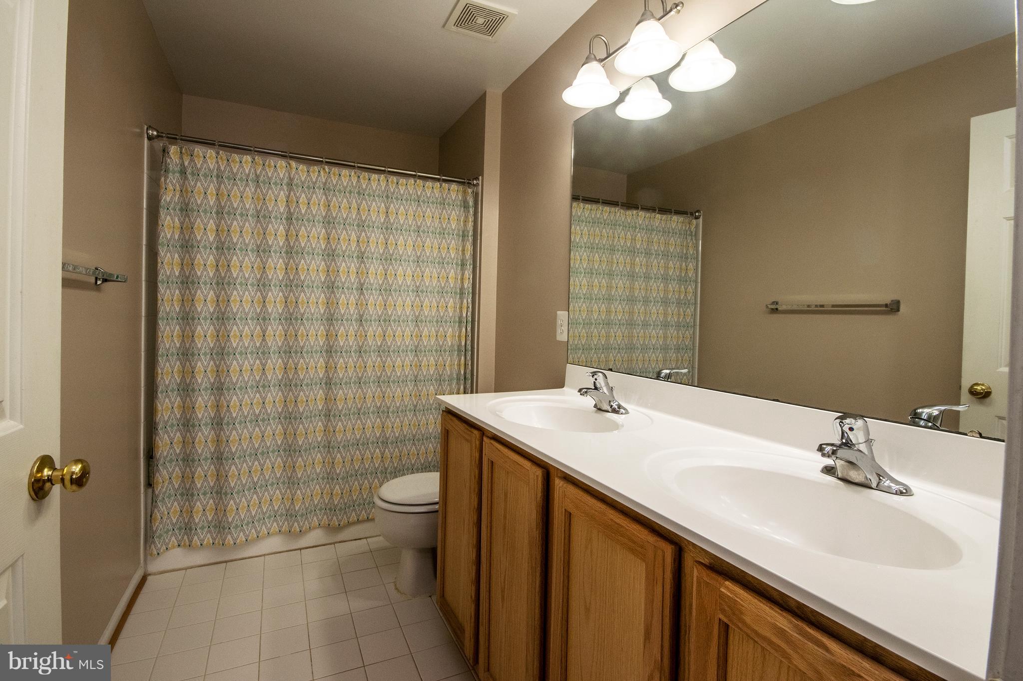 LEE'S PARKE - Residential