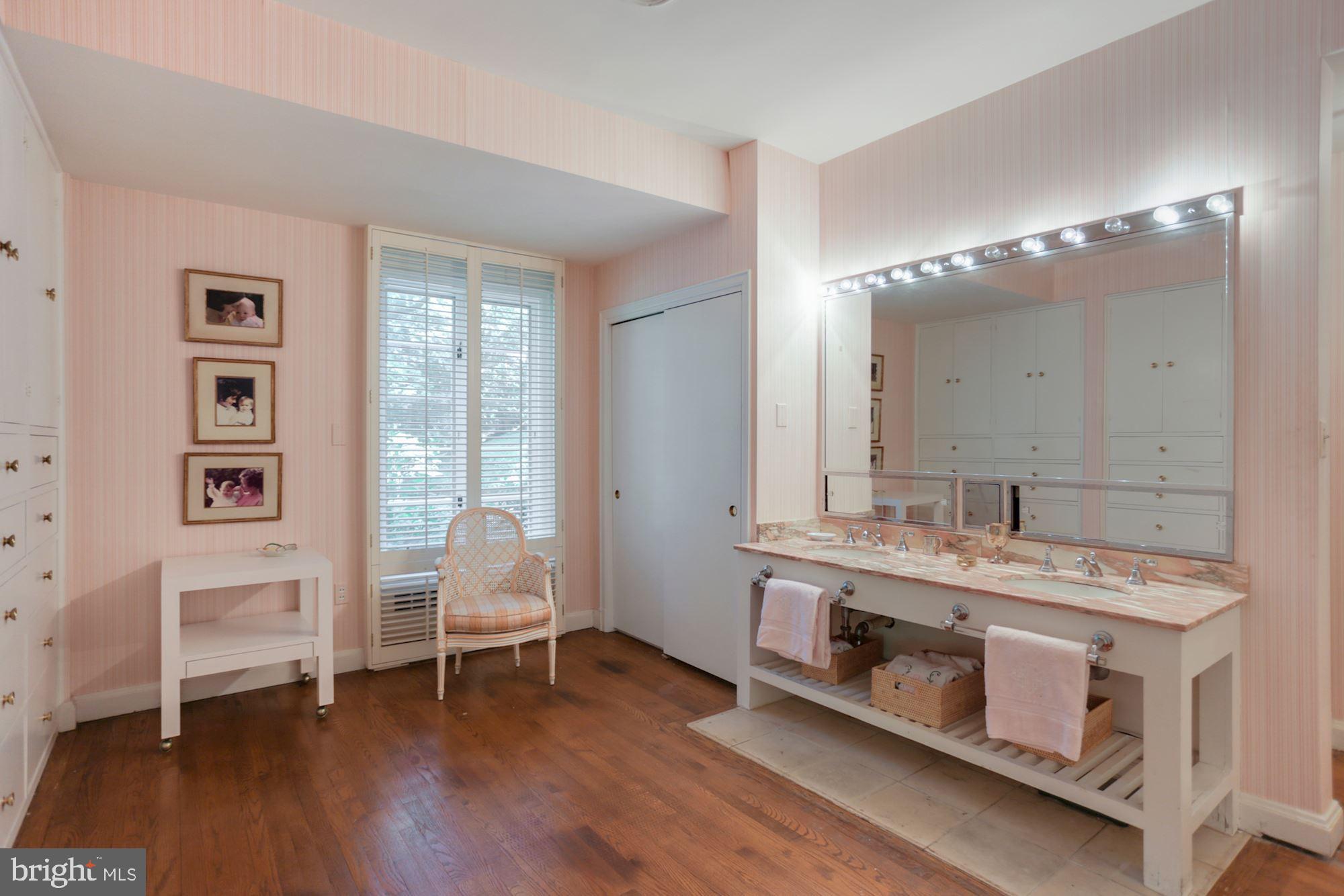 WESLEY HEIGHTS - Residential