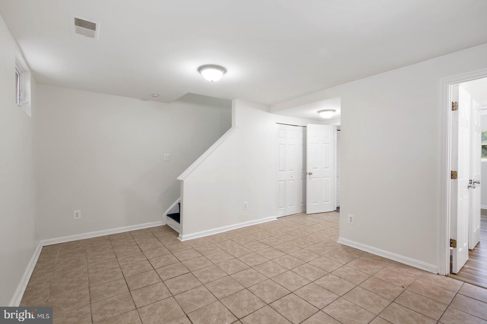 WINSLOW CHASE - Residential