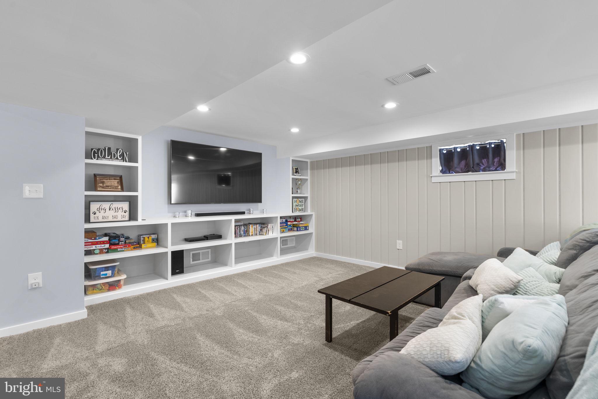 HOMESTEAD ESTATES - Residential