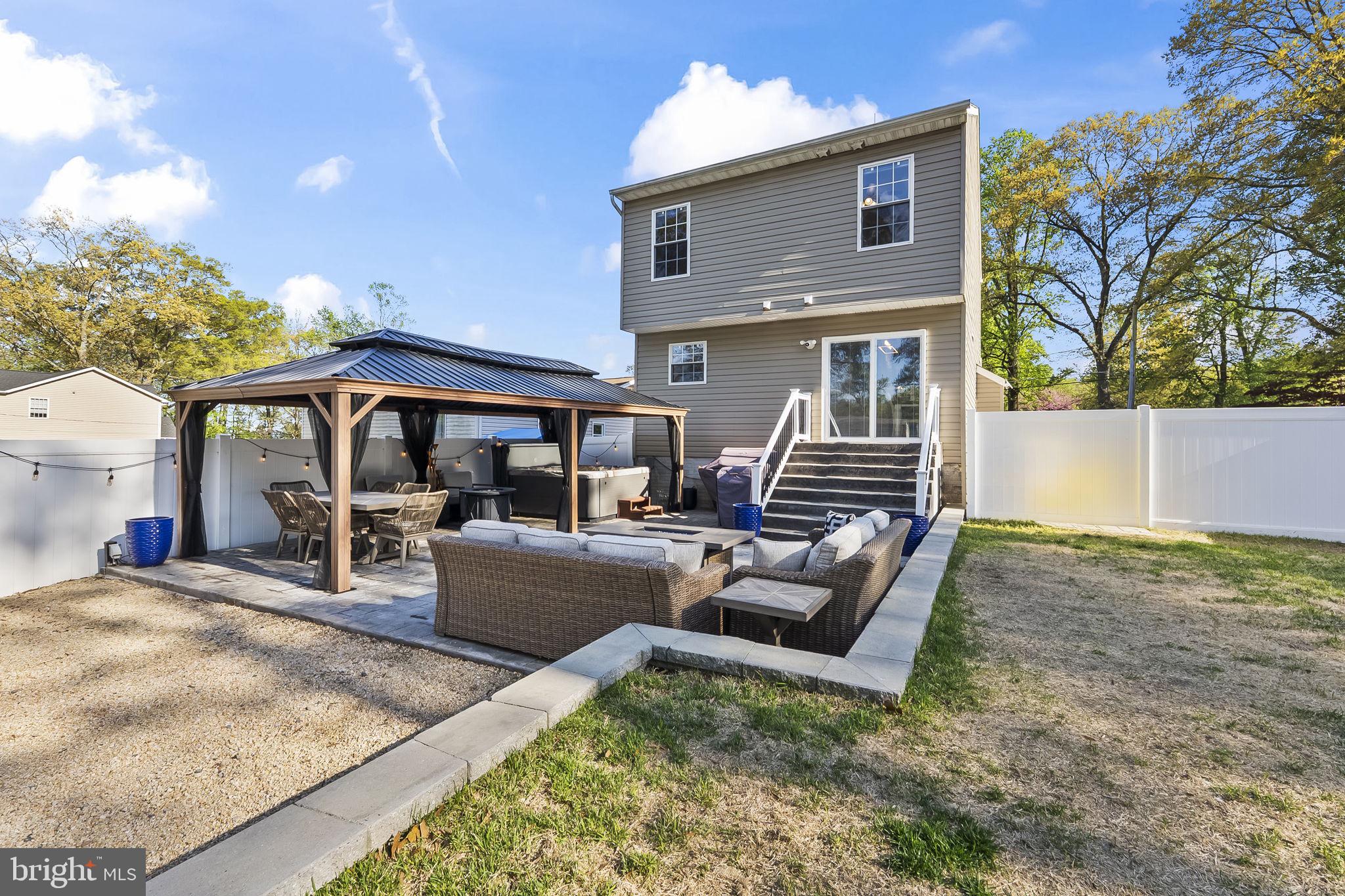 VENICE ON THE BAY - Residential