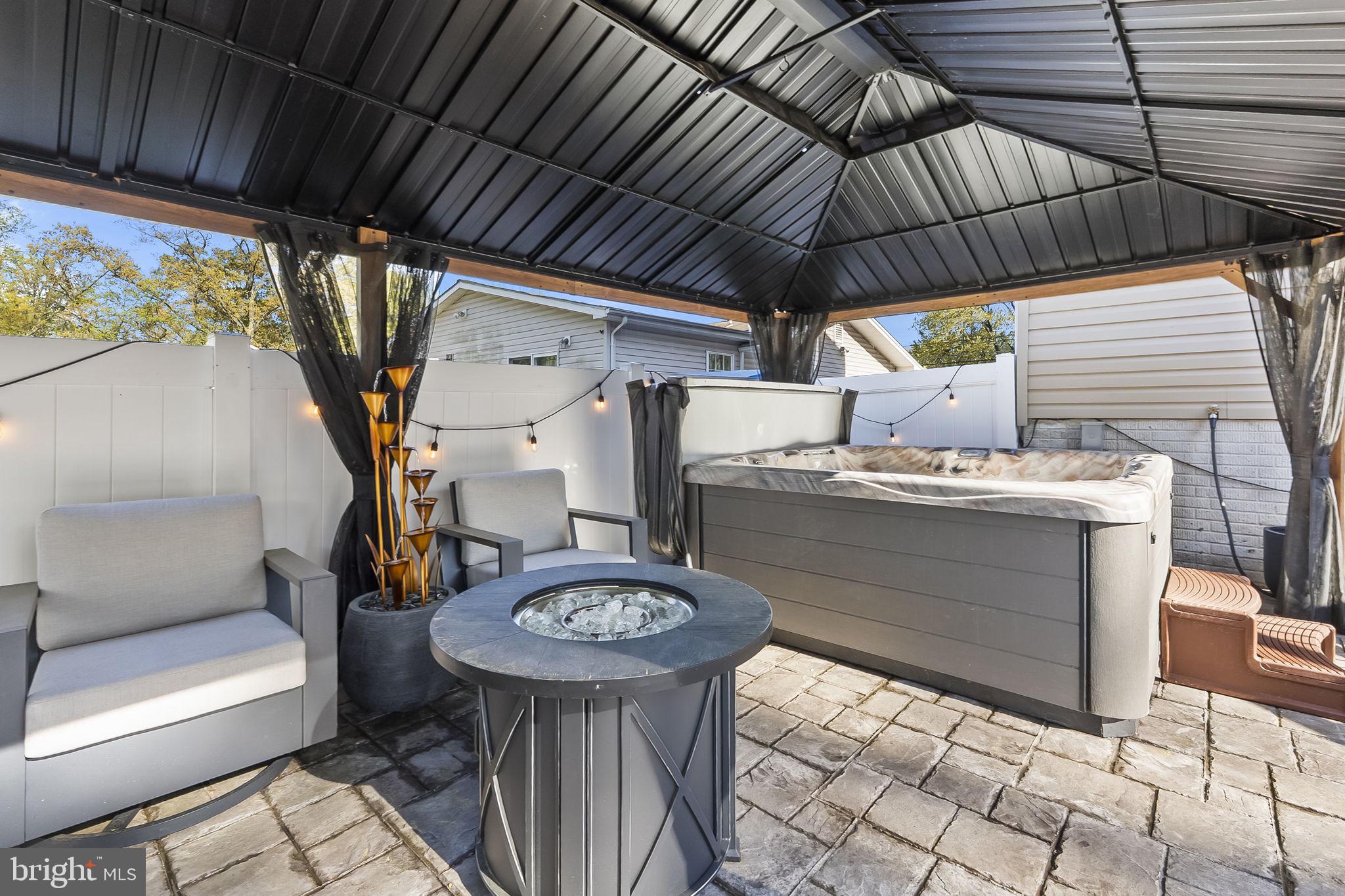 VENICE ON THE BAY - Residential