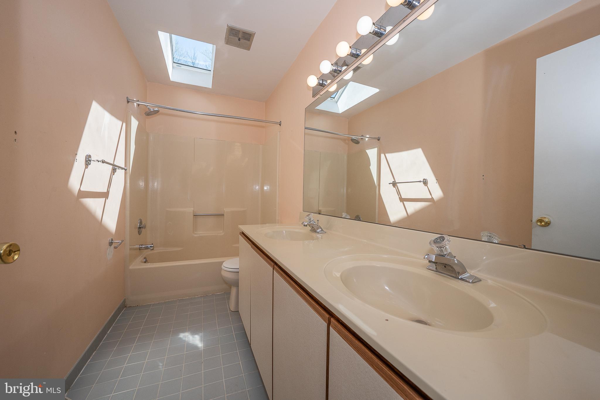 LYNETREE - Residential