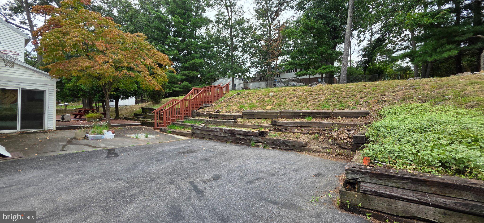 909 GROWDEN TERRACE