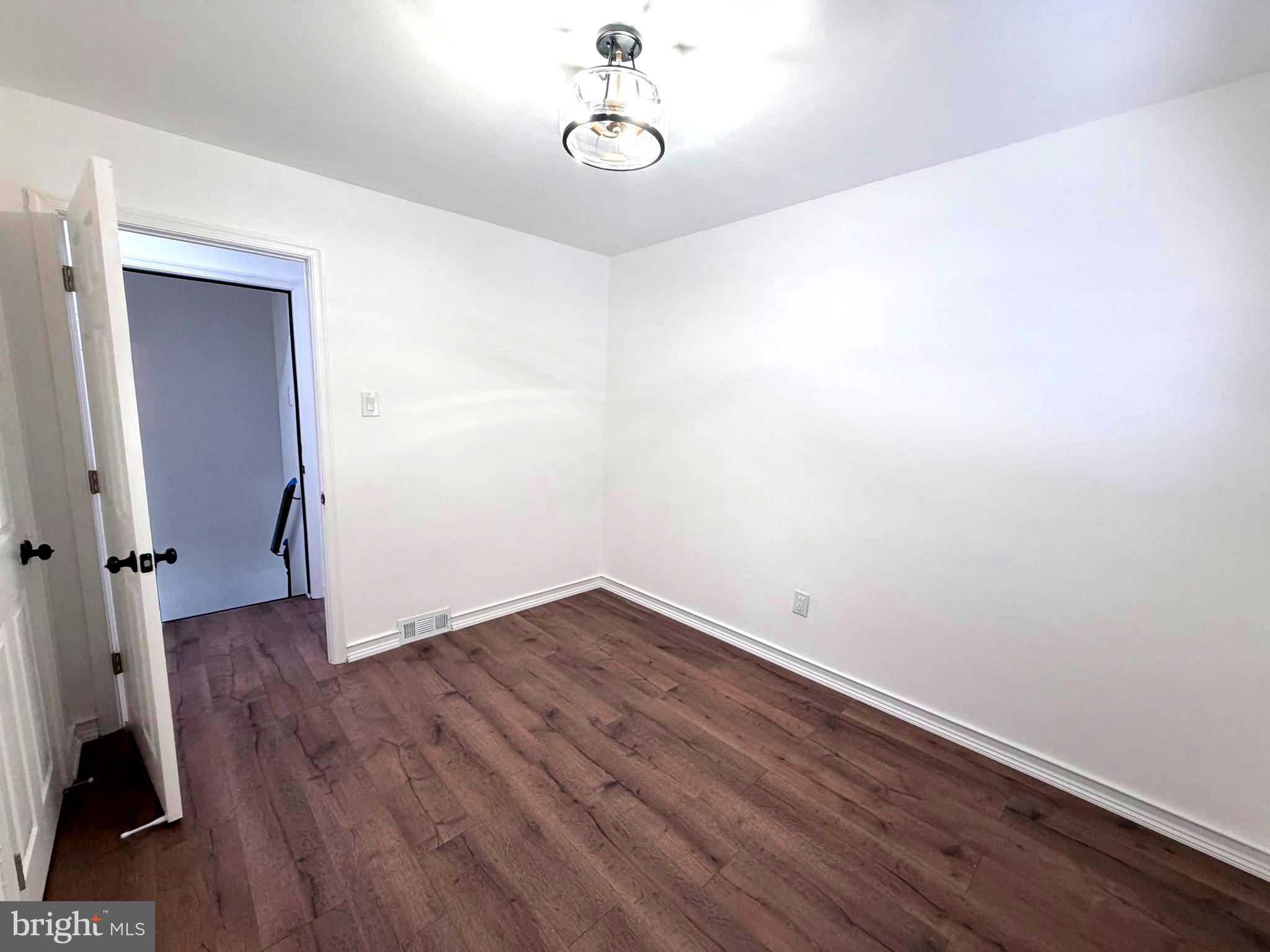 BUSTLETON - Residential