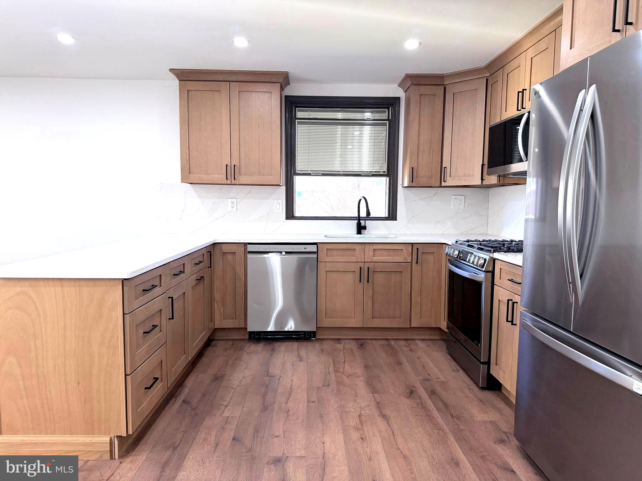 BUSTLETON - Residential