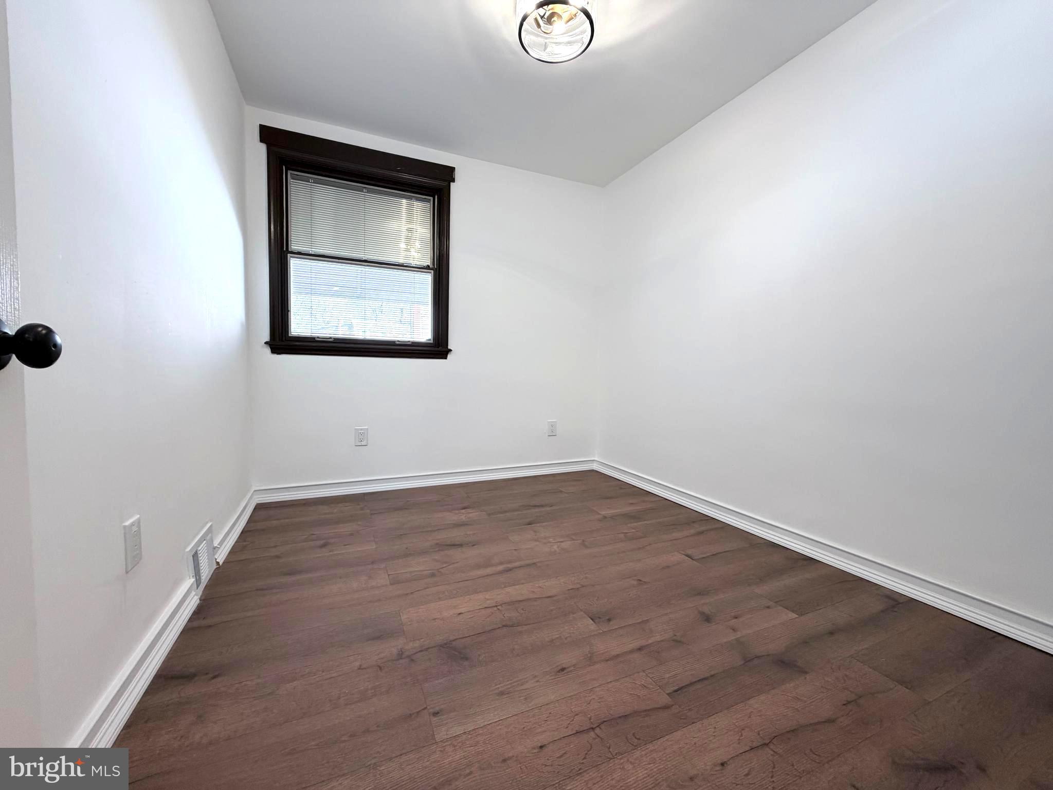 BUSTLETON - Residential