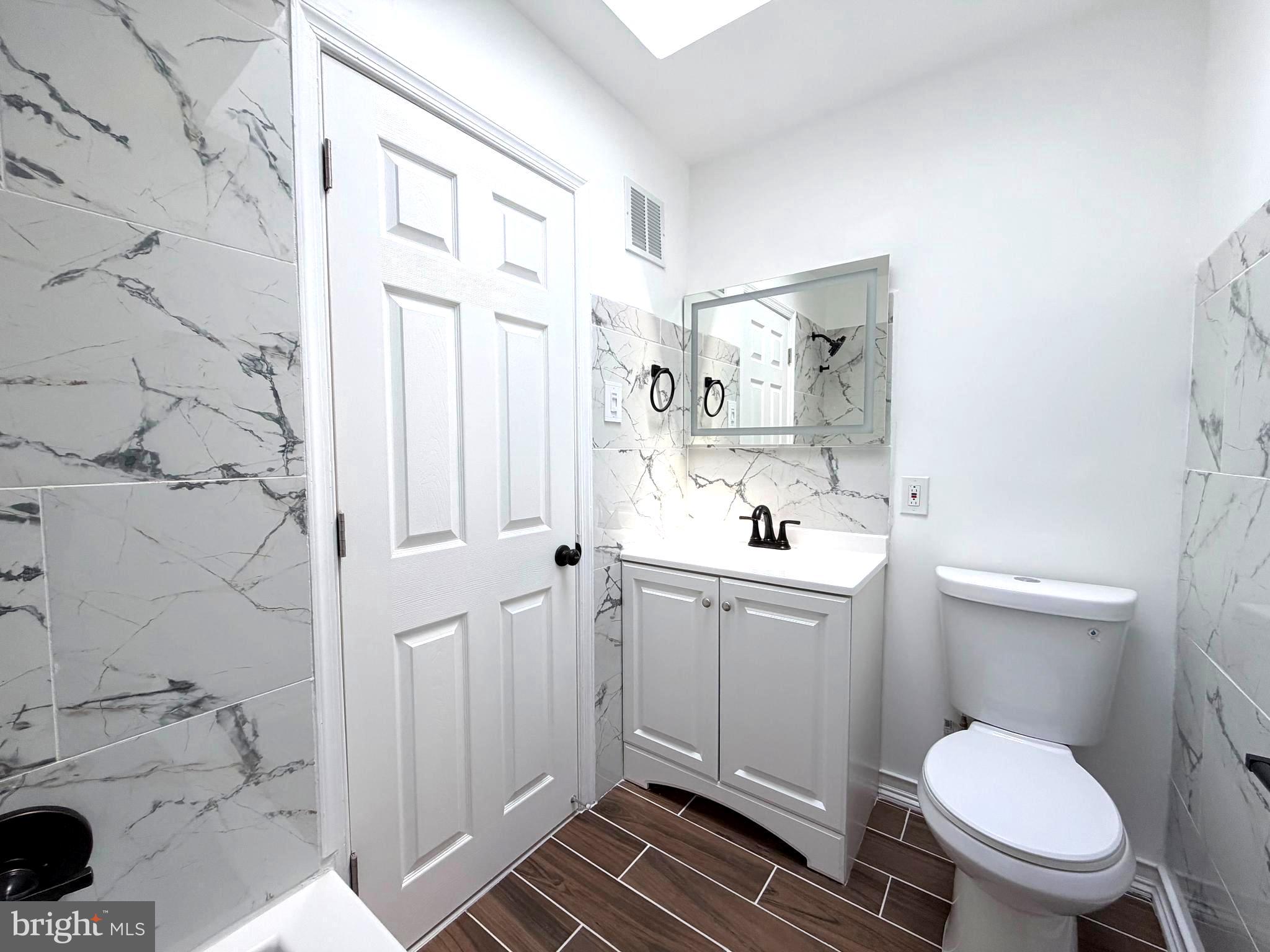 BUSTLETON - Residential