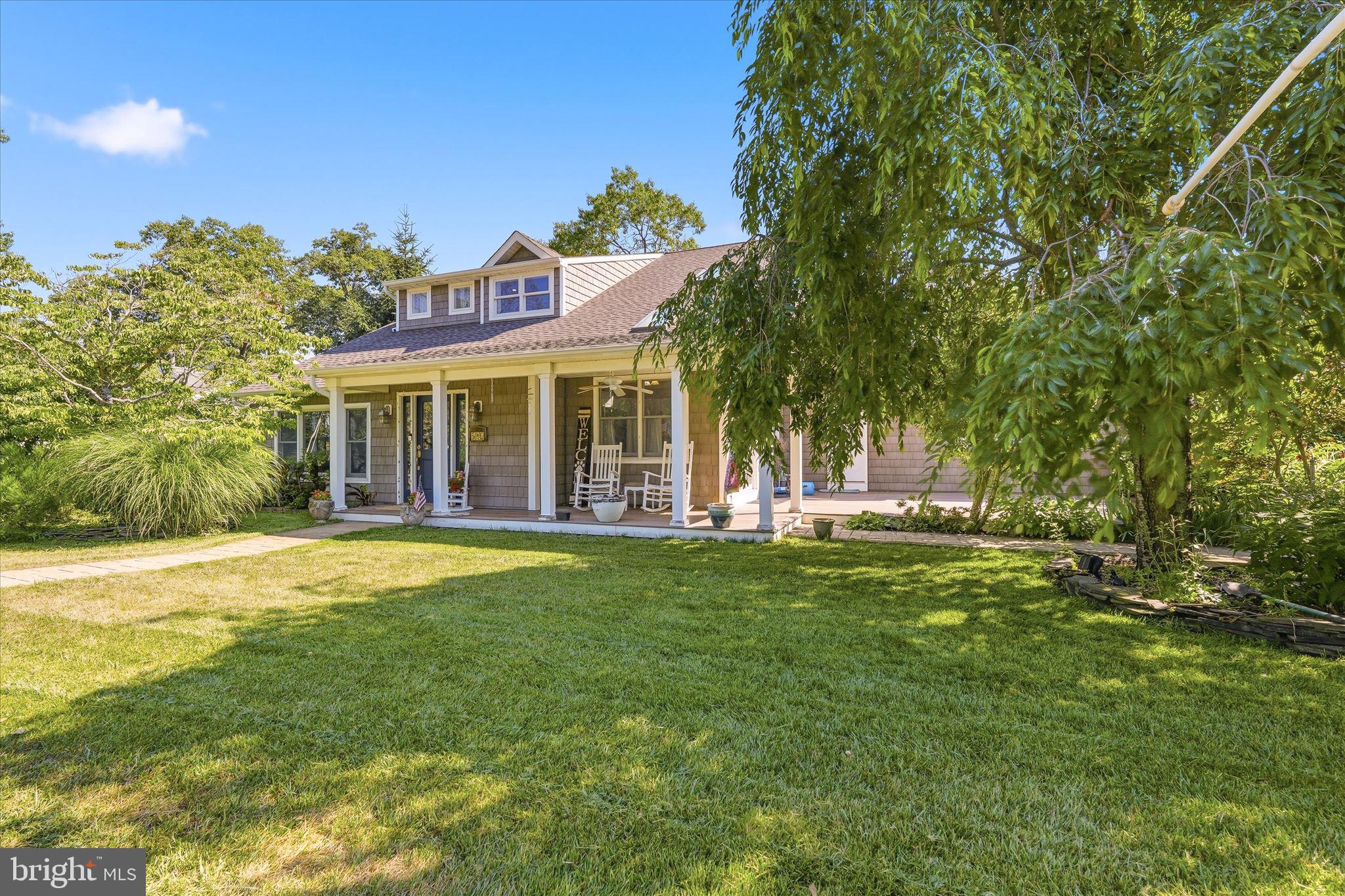 510 LAKESIDE DRIVE N