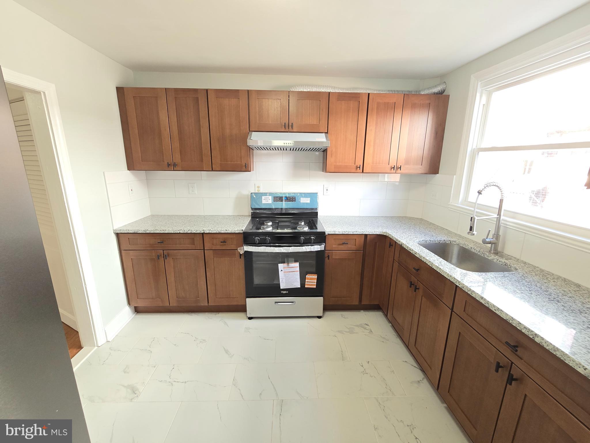 LAWNCREST - Residential