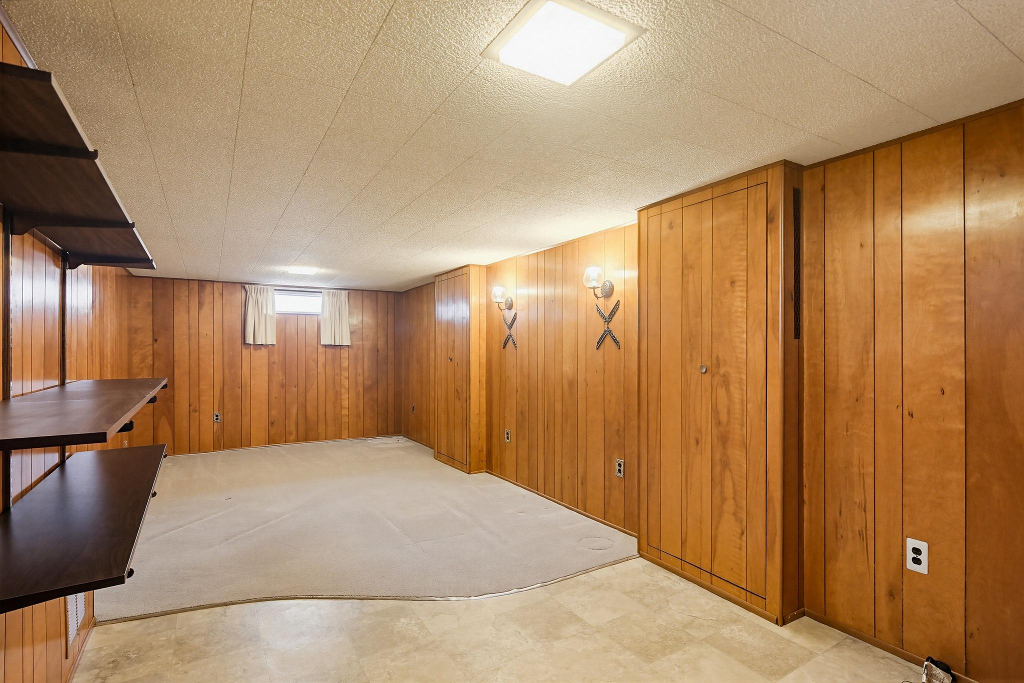 VEIRS MILL VILLAGE - Residential
