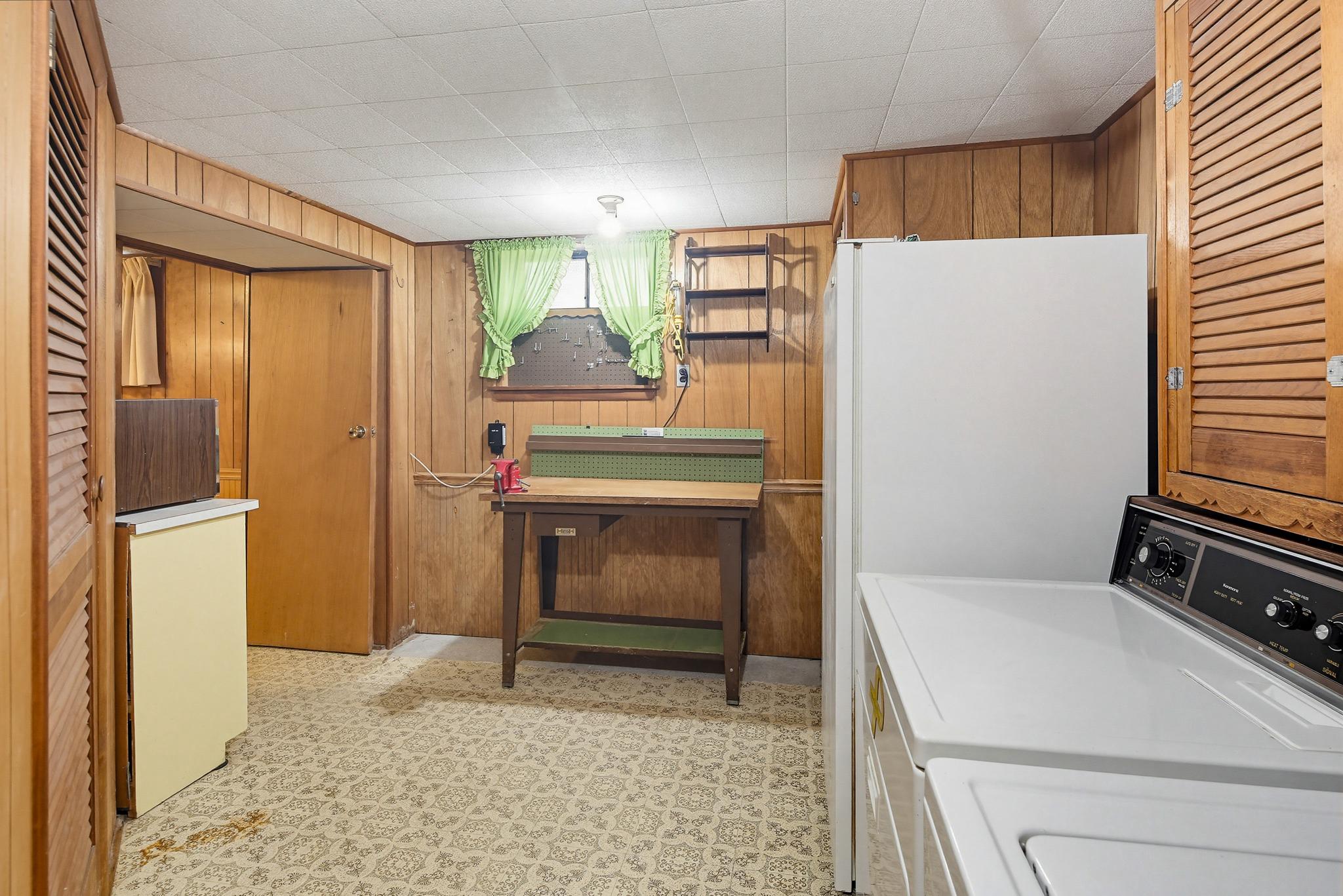 VEIRS MILL VILLAGE - Residential