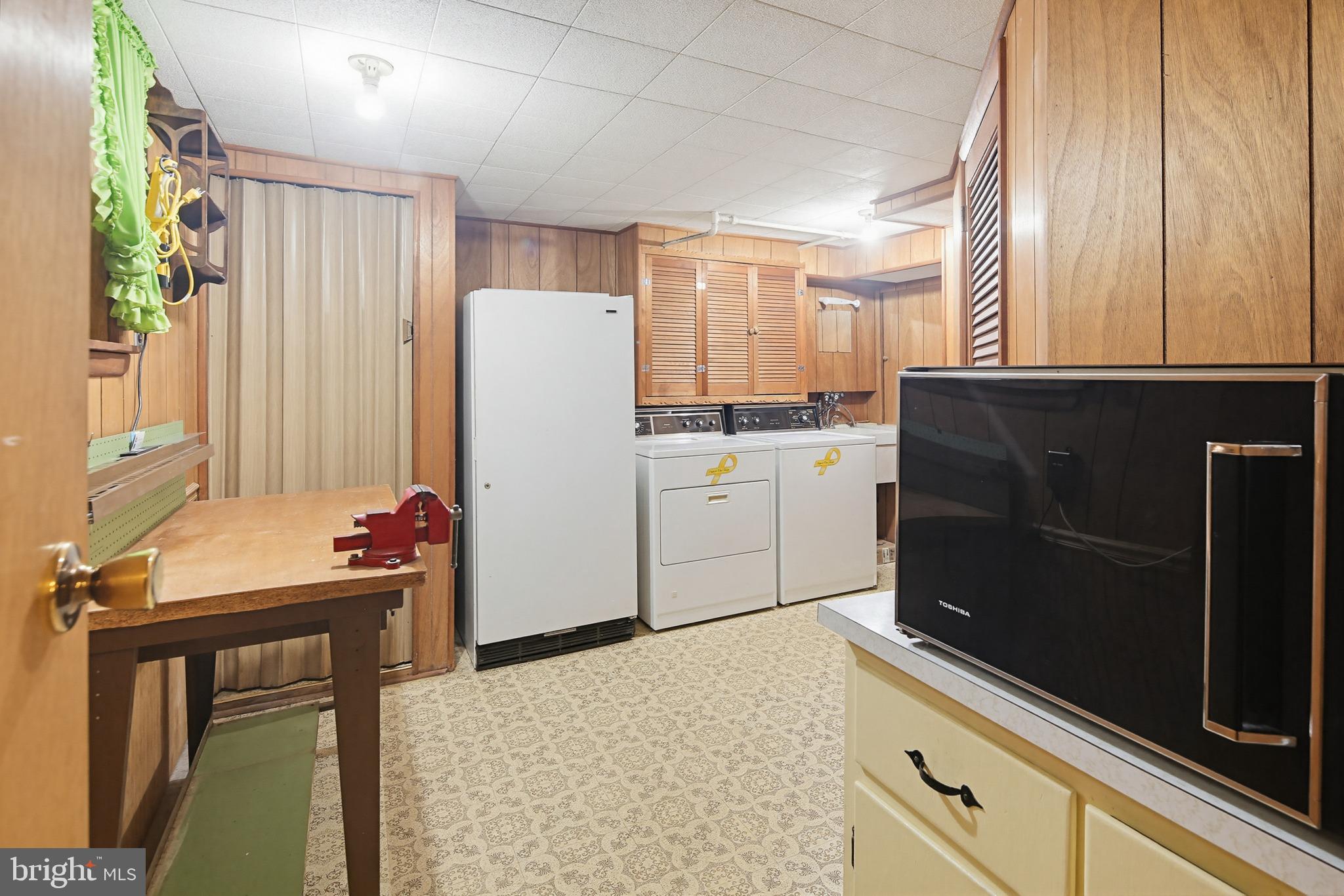 VEIRS MILL VILLAGE - Residential