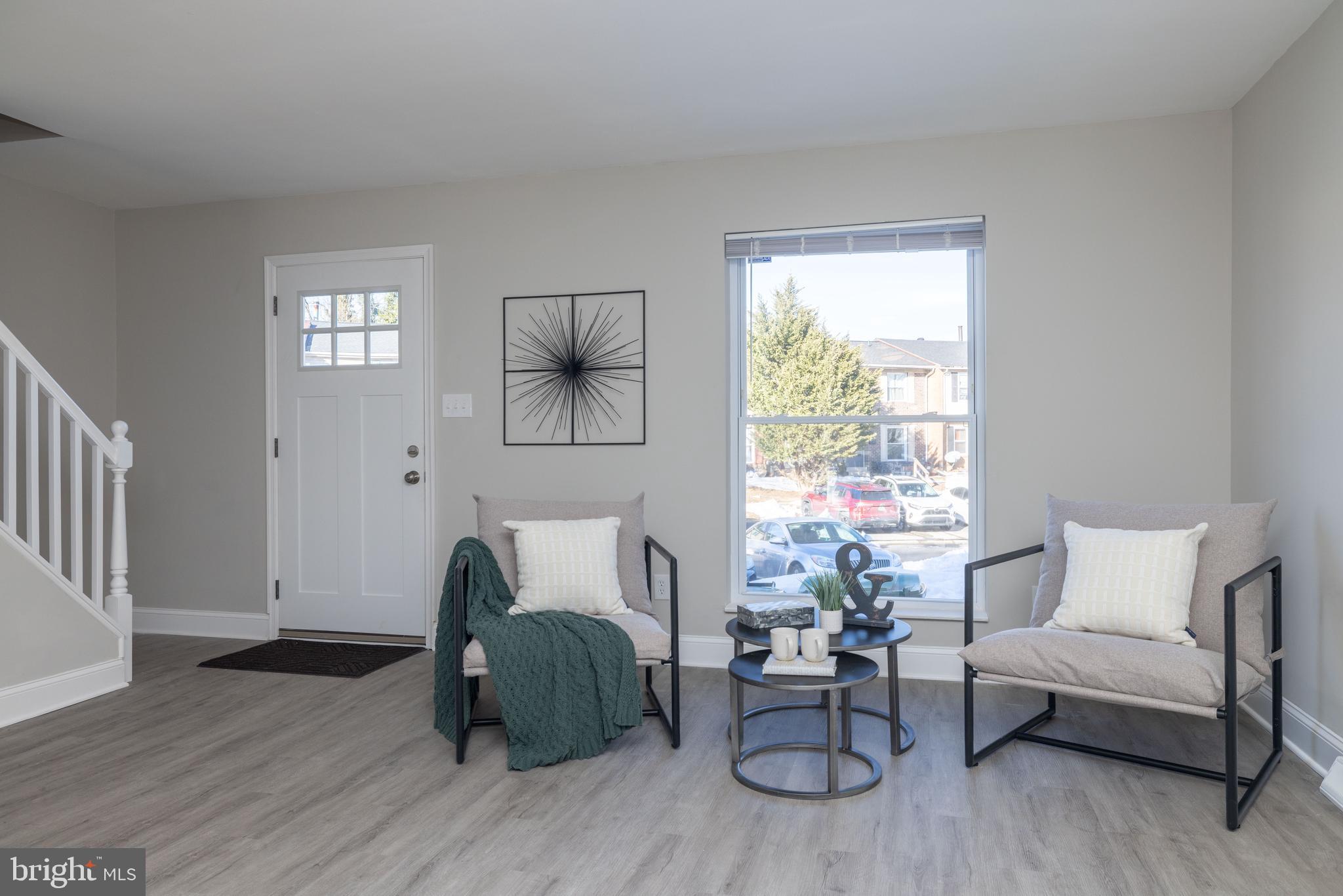 FOUR SEASONS - Residential